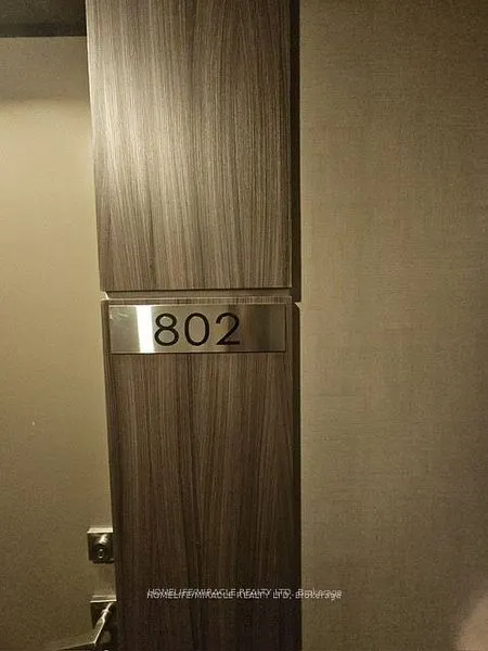 560 North service Road, #802