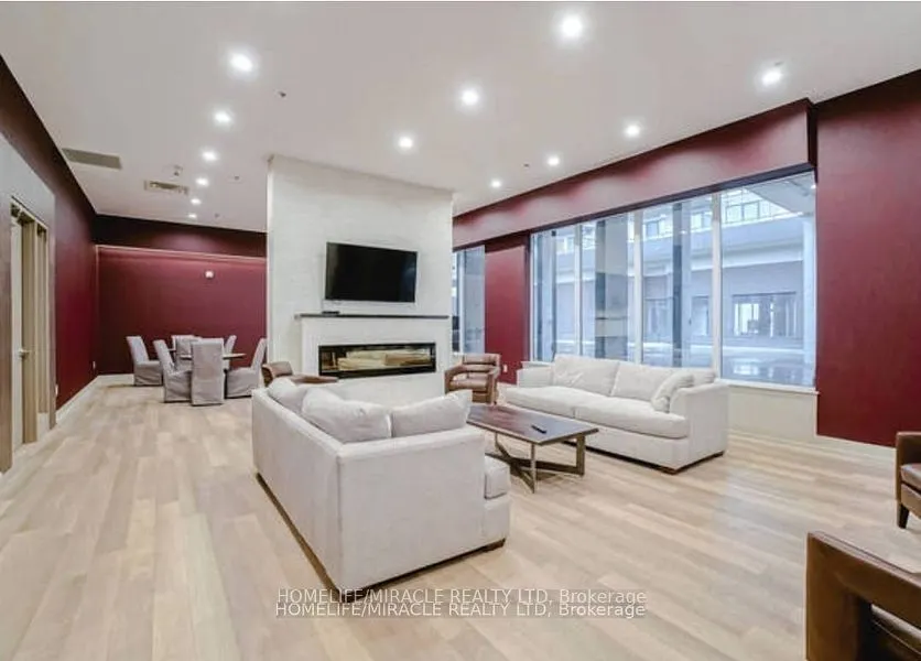 560 North service Road, #802