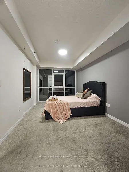 560 North service Road, #802