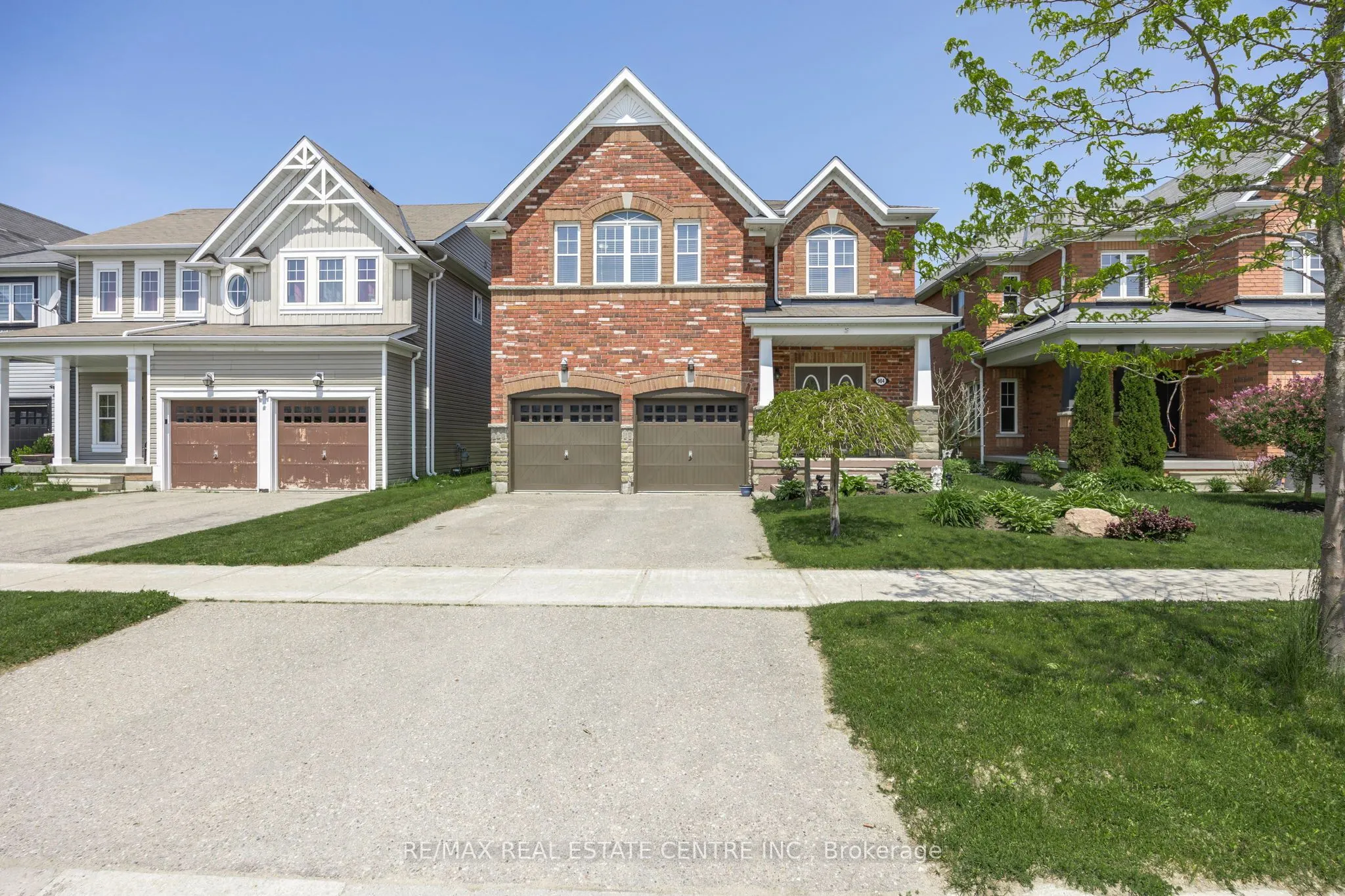 904 O'Reilly Crescent