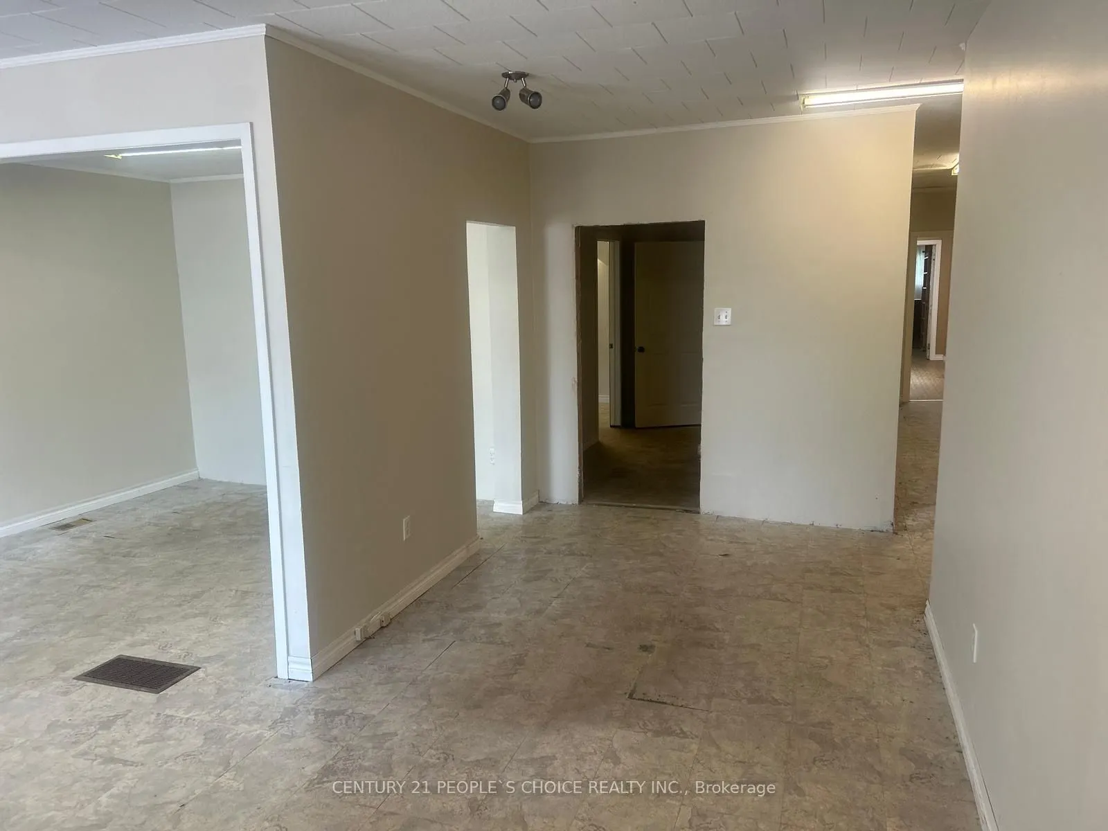 179 Main Street W