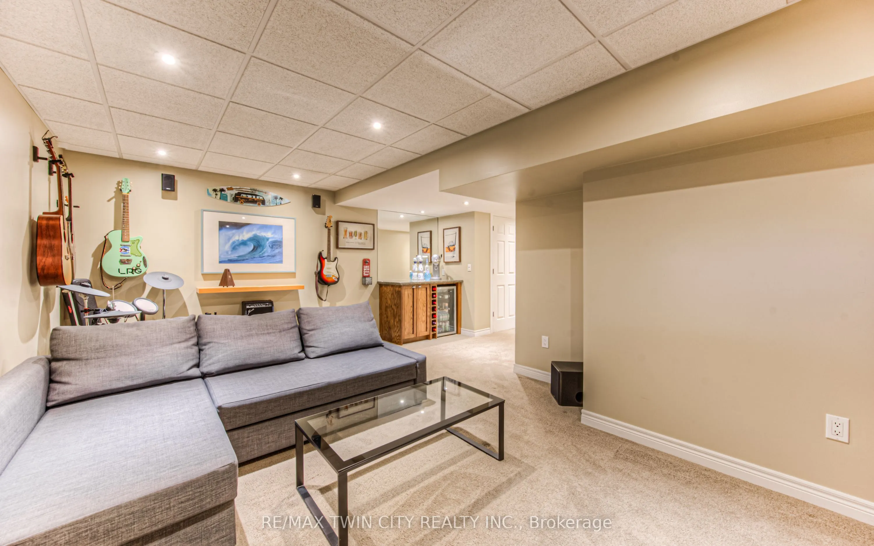 381 University Downs Crescent