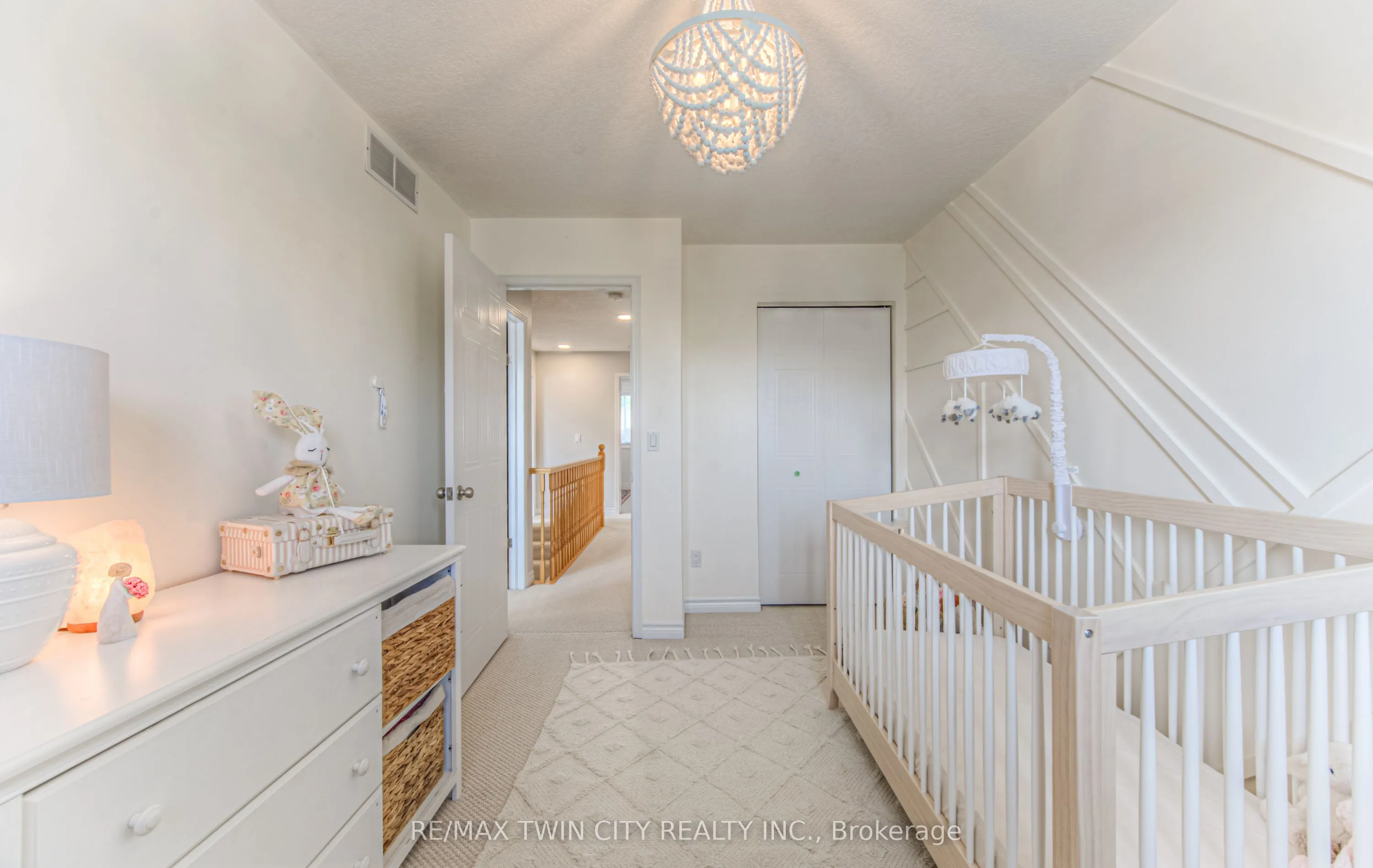 381 University Downs Crescent