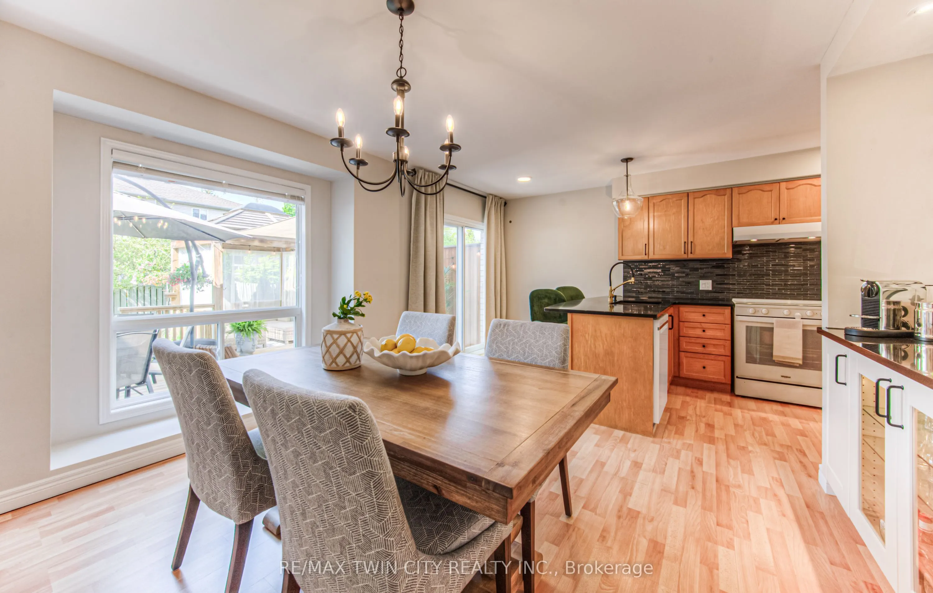381 University Downs Crescent