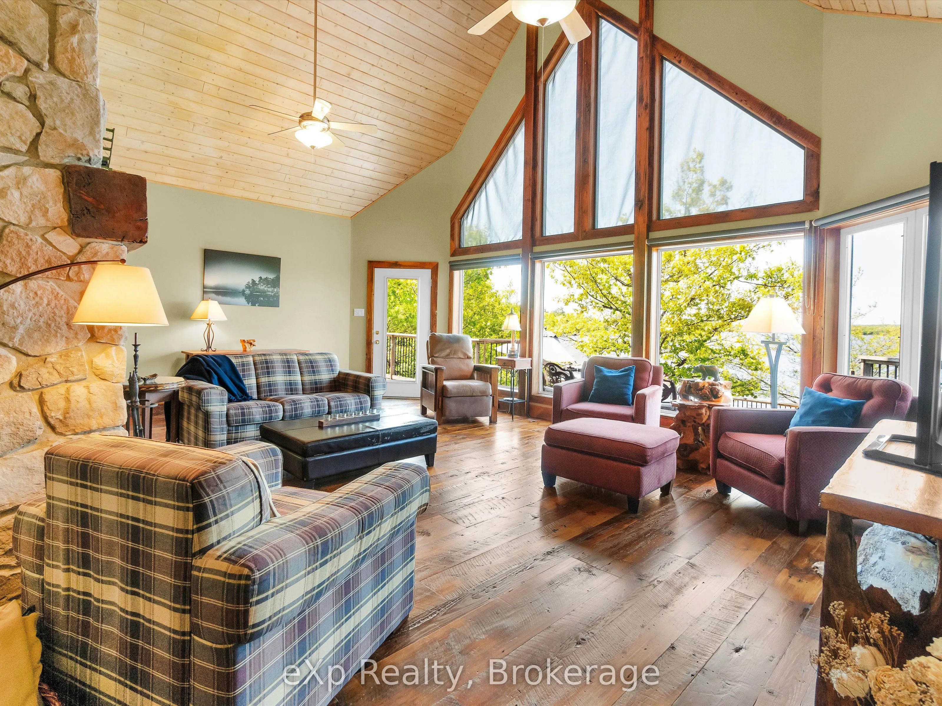 6646 1040LittleBeausoleil Island