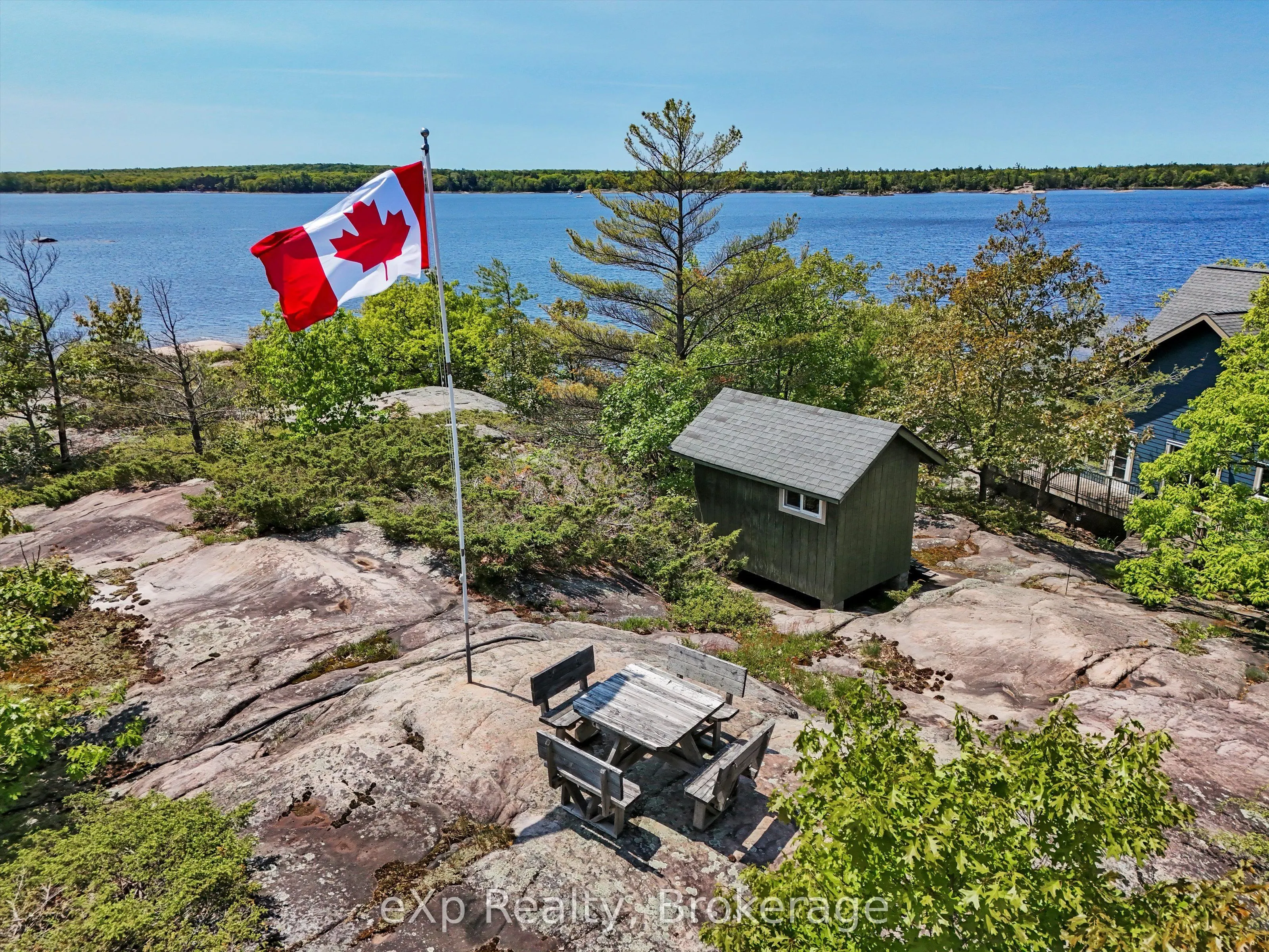 6646 1040LittleBeausoleil Island