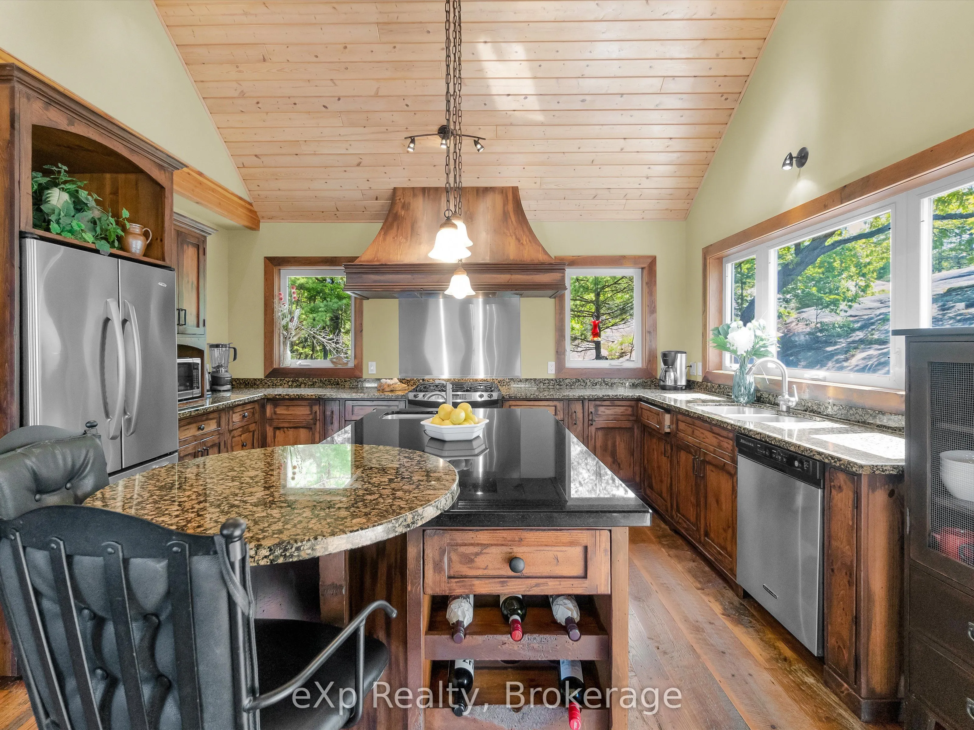 6646 1040LittleBeausoleil Island