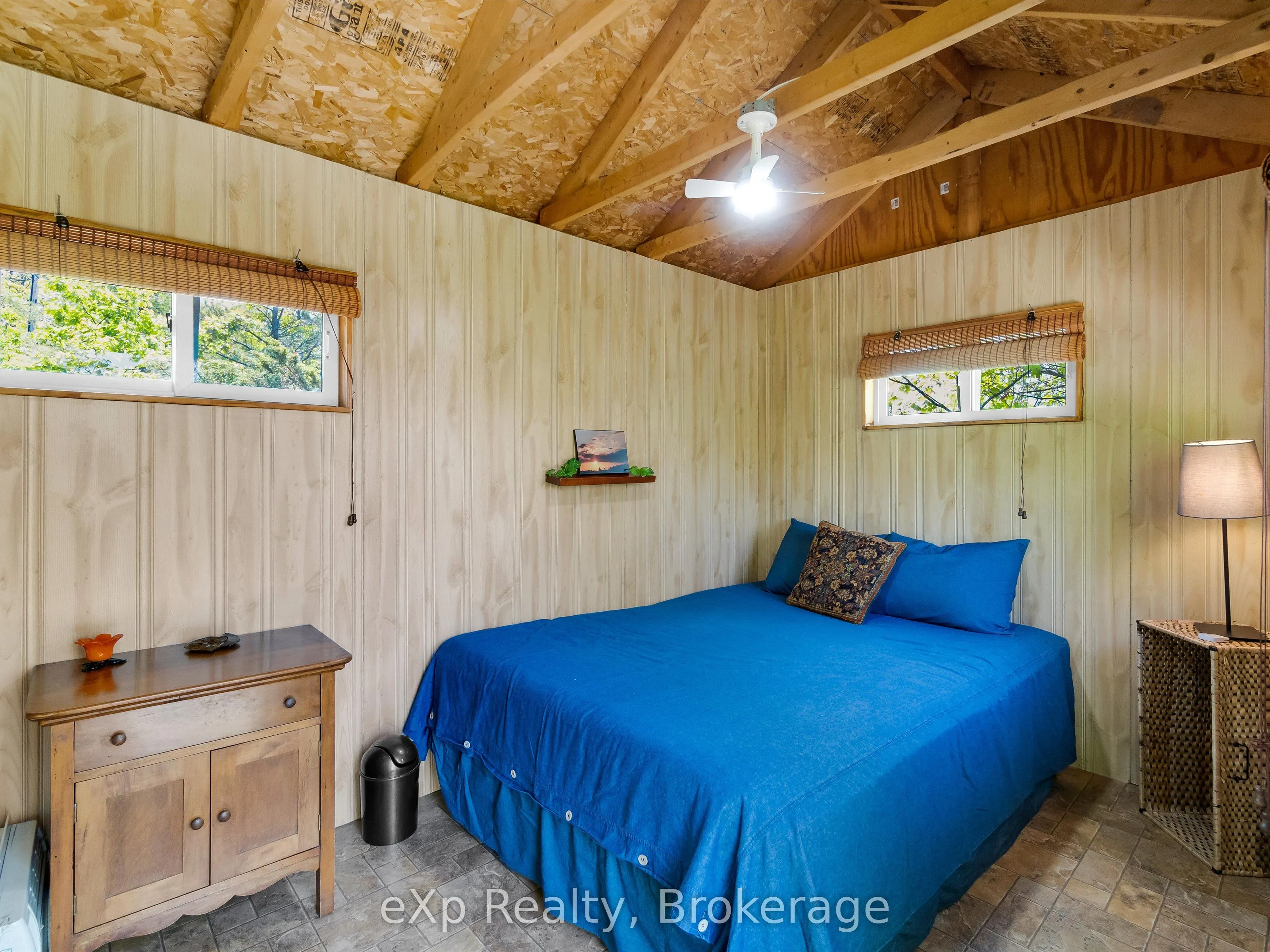 6646 1040LittleBeausoleil Island