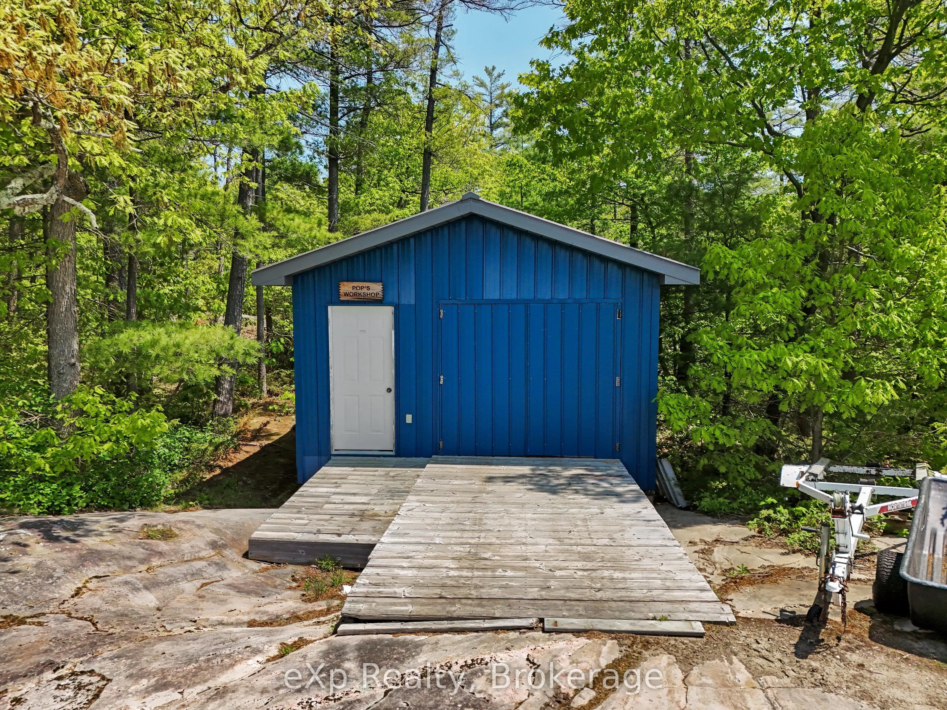 6646 1040LittleBeausoleil Island