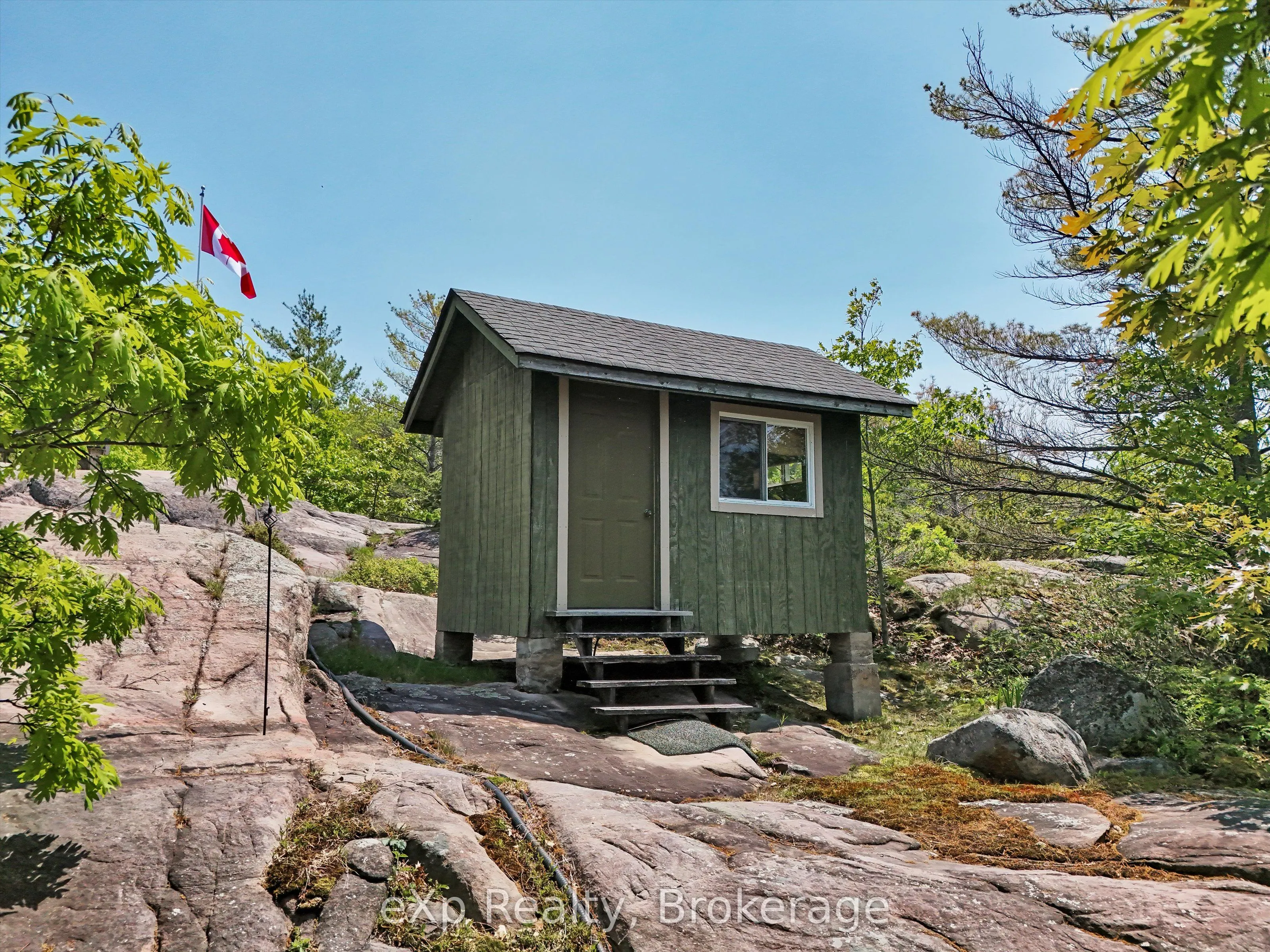 6646 1040LittleBeausoleil Island