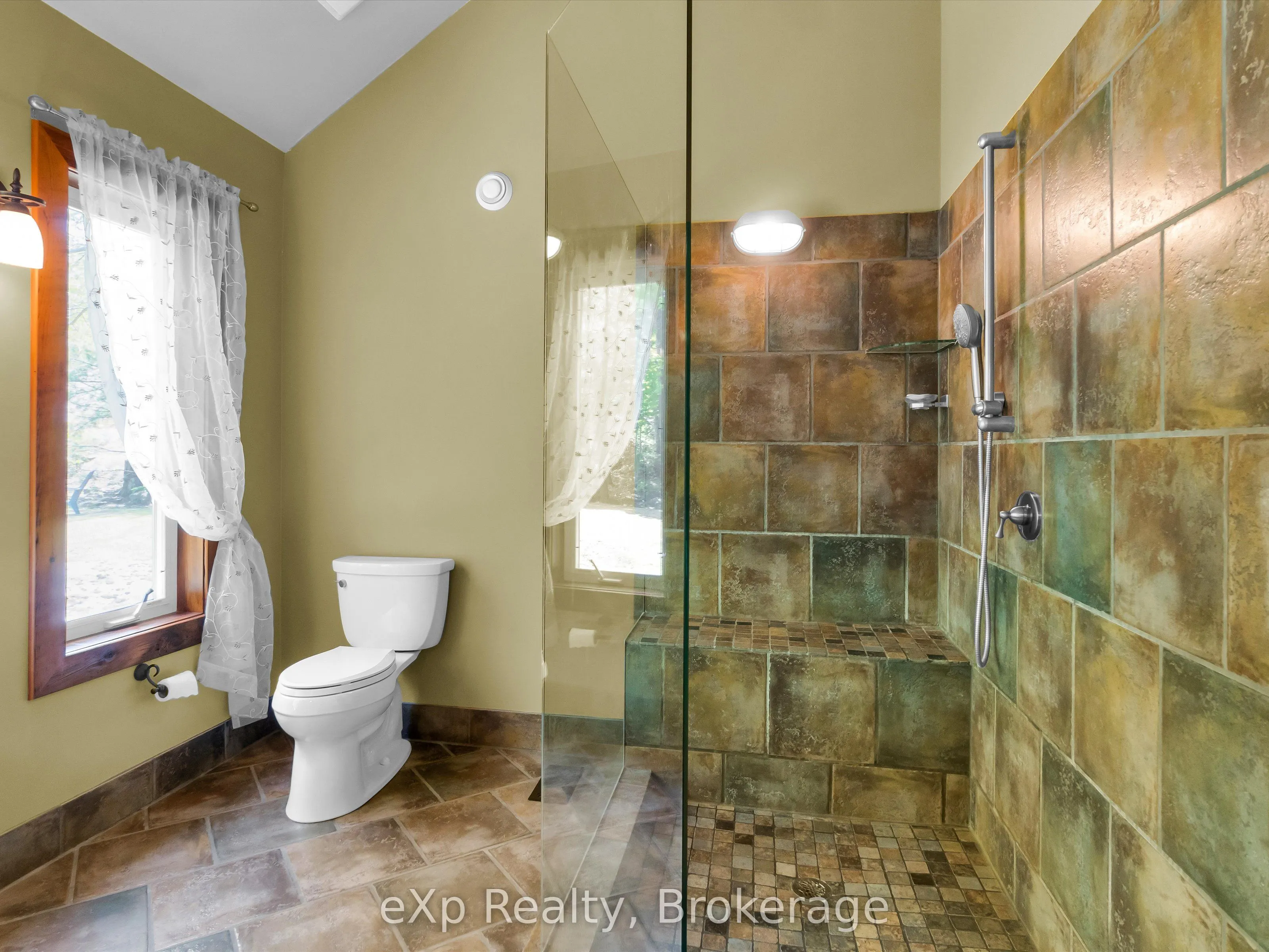6646 1040LittleBeausoleil Island