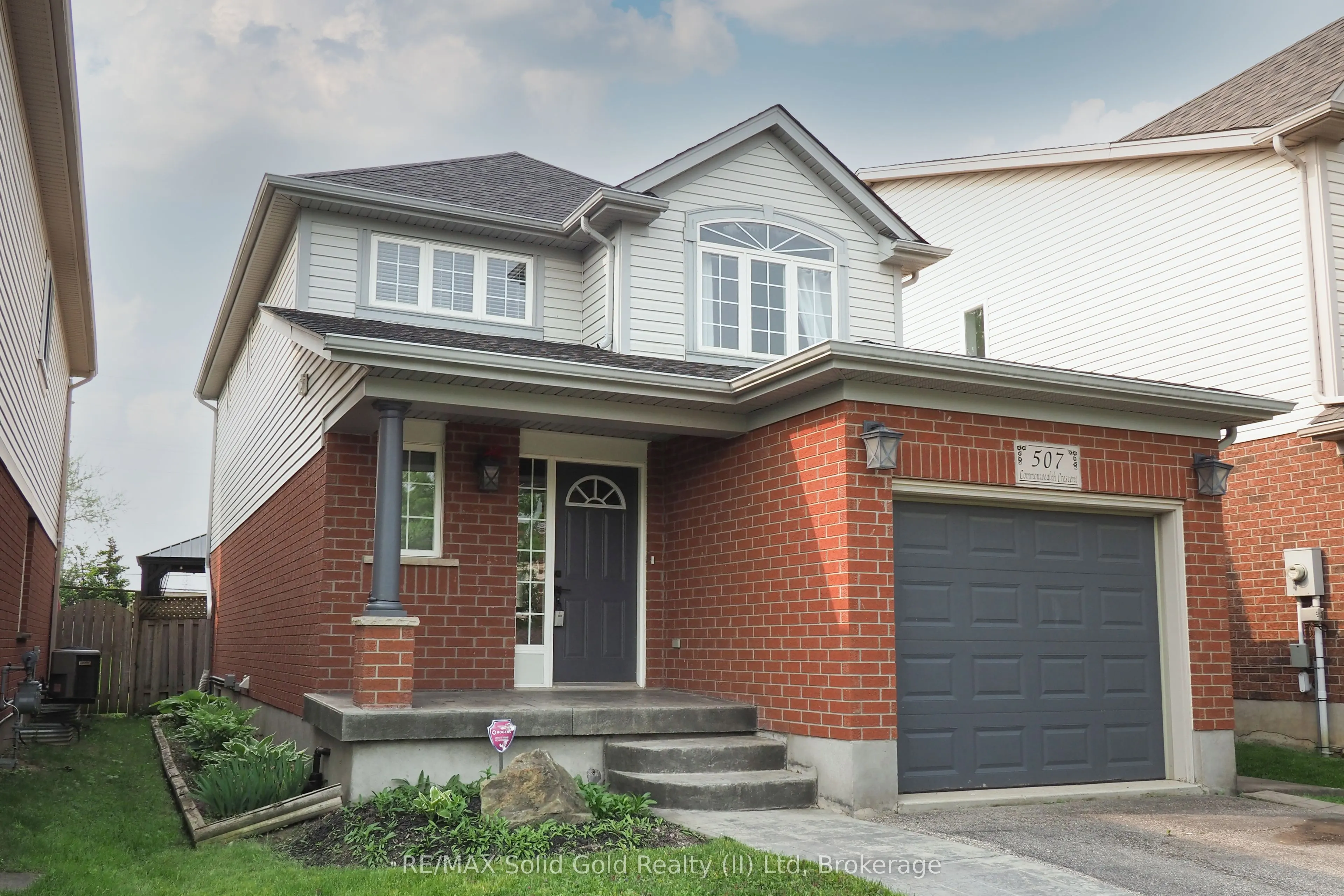 507 Commonwealth Crescent