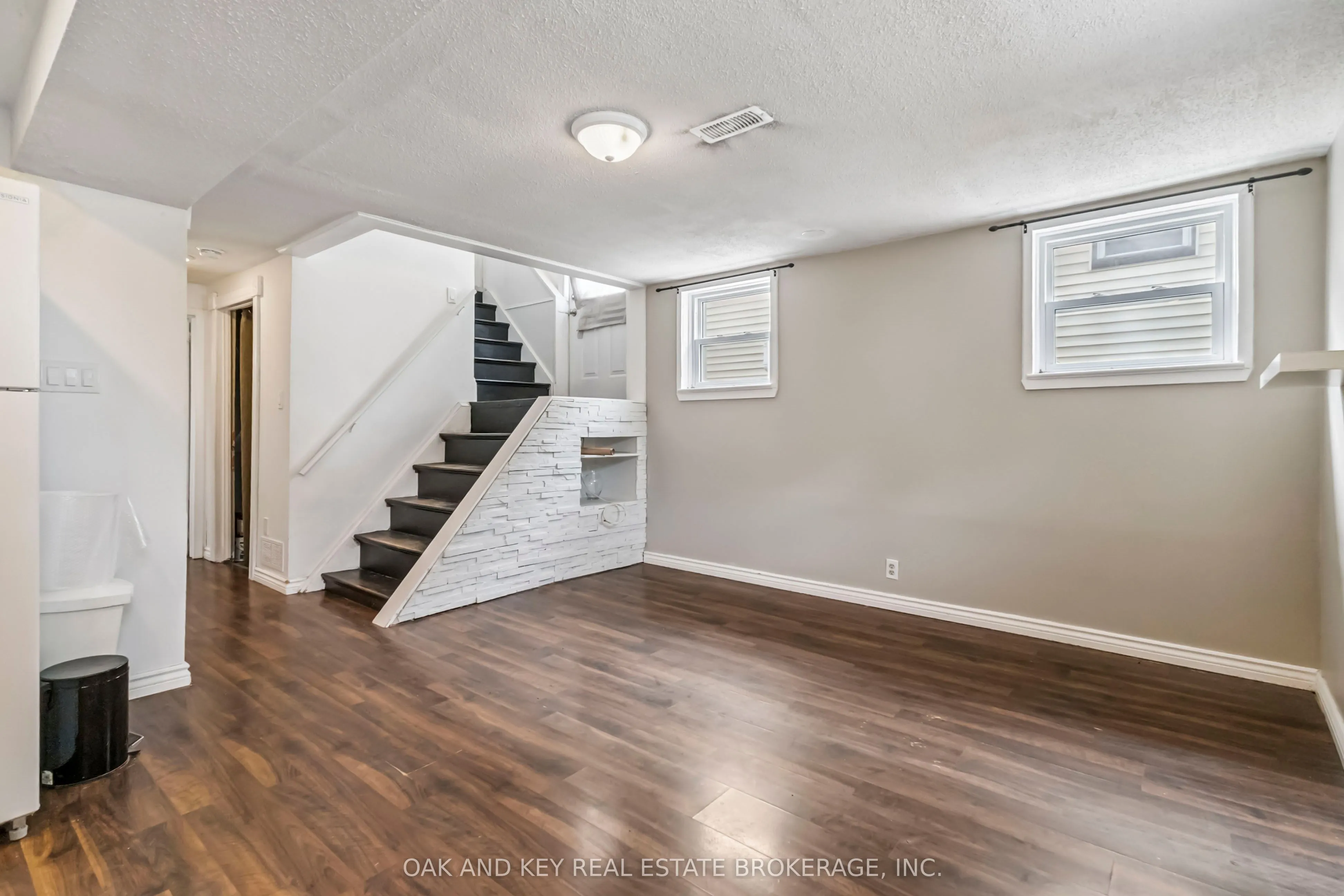 487 Burbrook Place