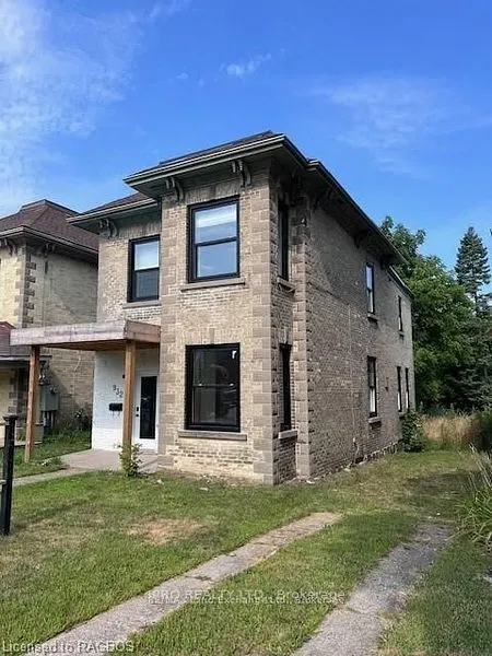932 Queen Street W