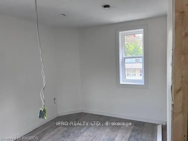 932 Queen Street W