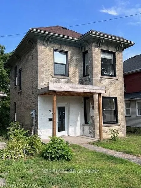 932 Queen Street W