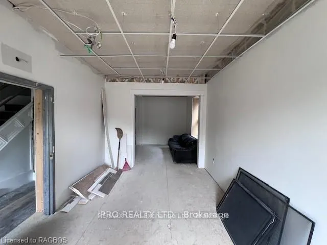 932 Queen Street W