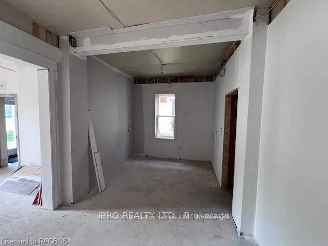 932 Queen Street W