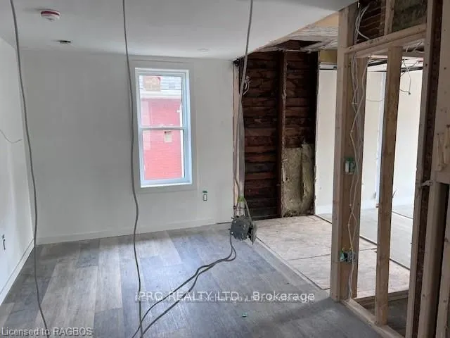 932 Queen Street W