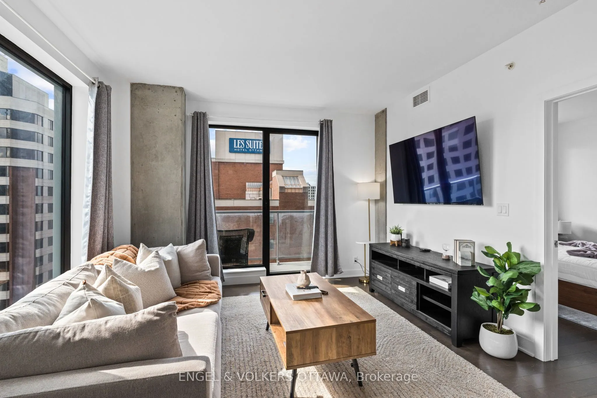 20 DALY Avenue, #1606