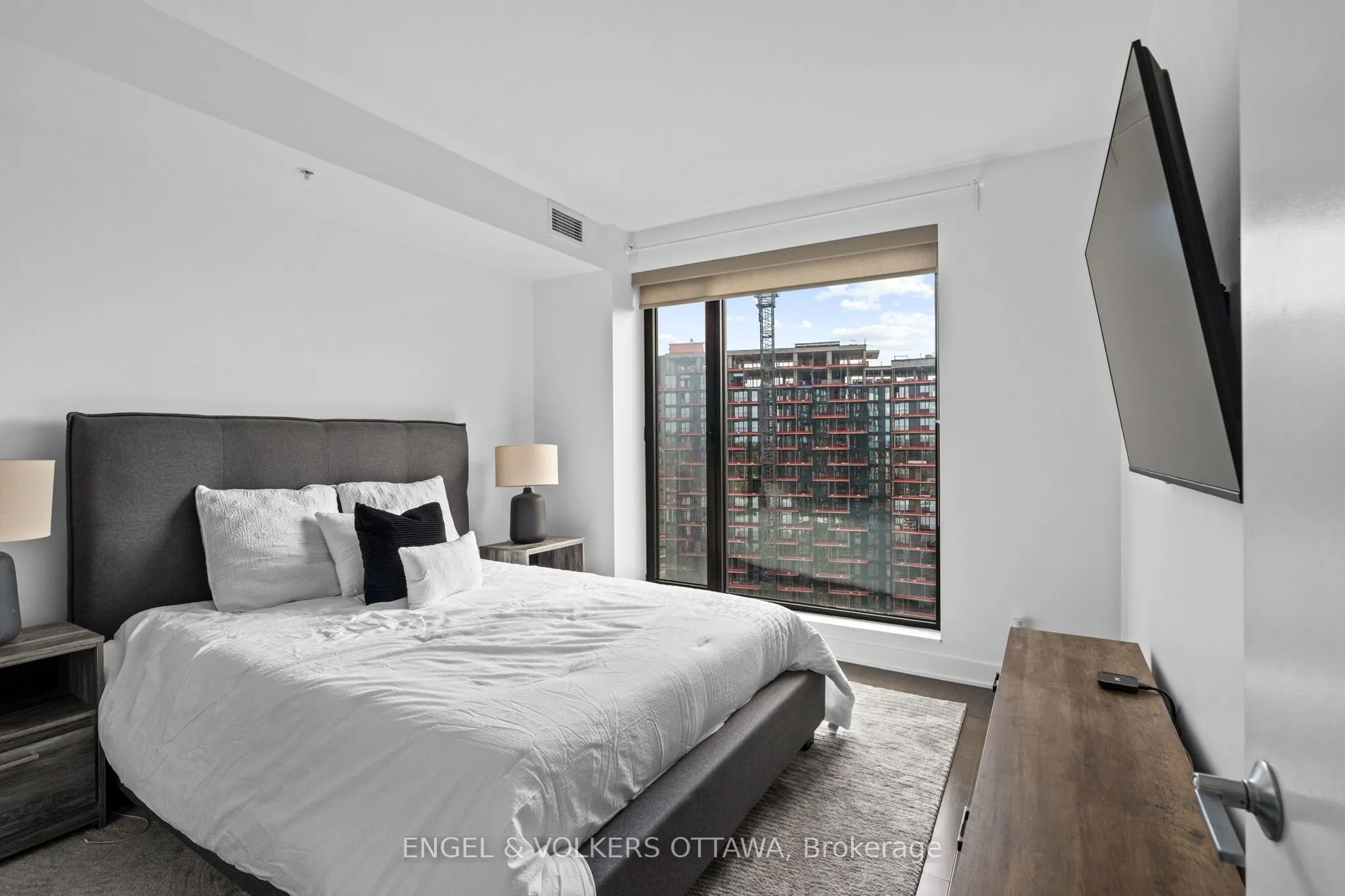 20 DALY Avenue, #1606