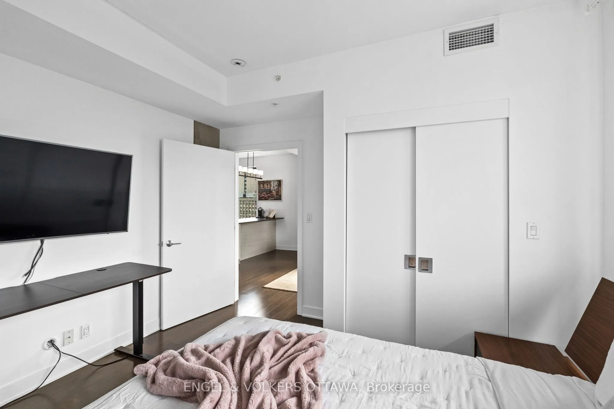 20 DALY Avenue, #1606