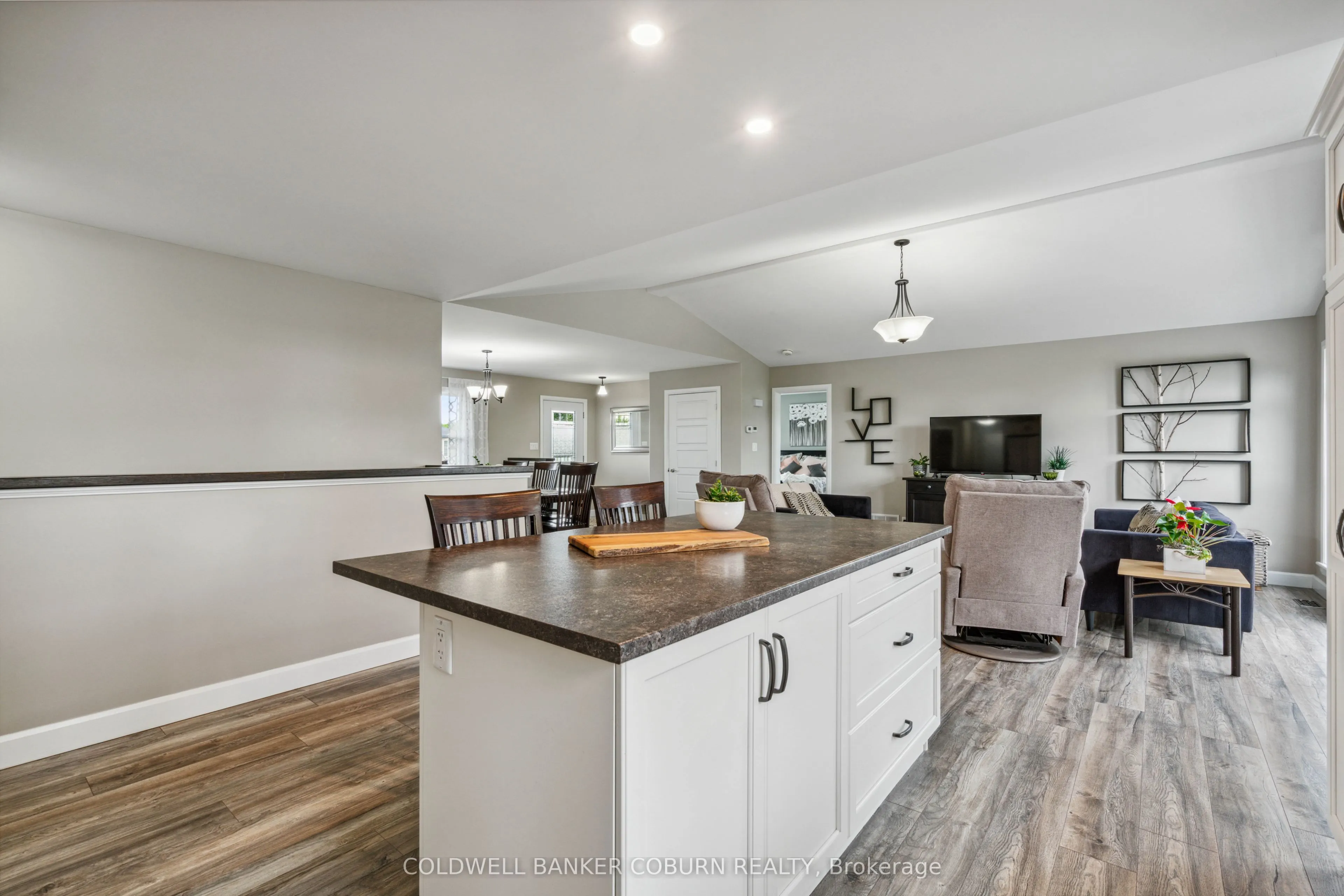 3 Rachelle Crescent