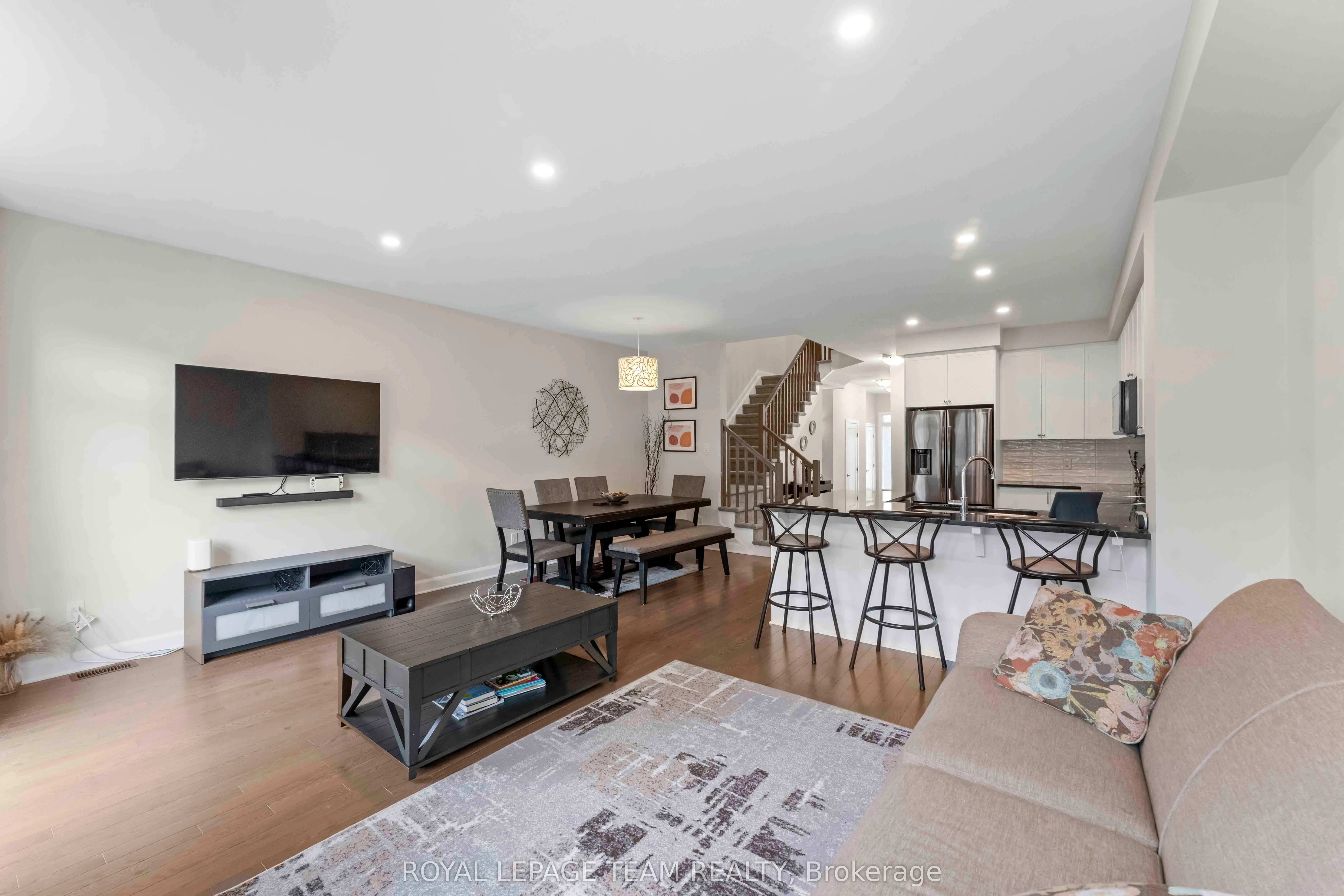 325 Cosanti Drive