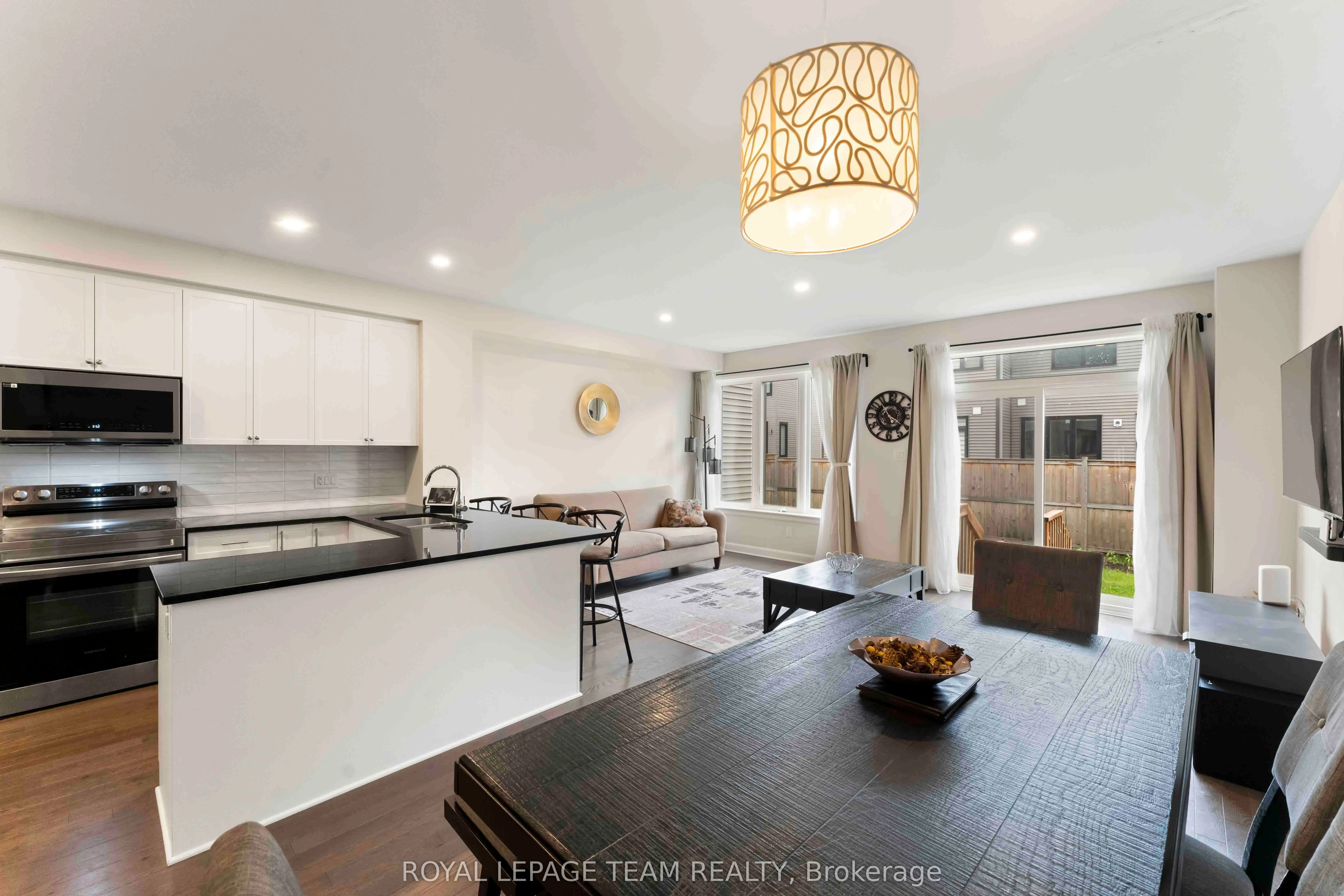 325 Cosanti Drive