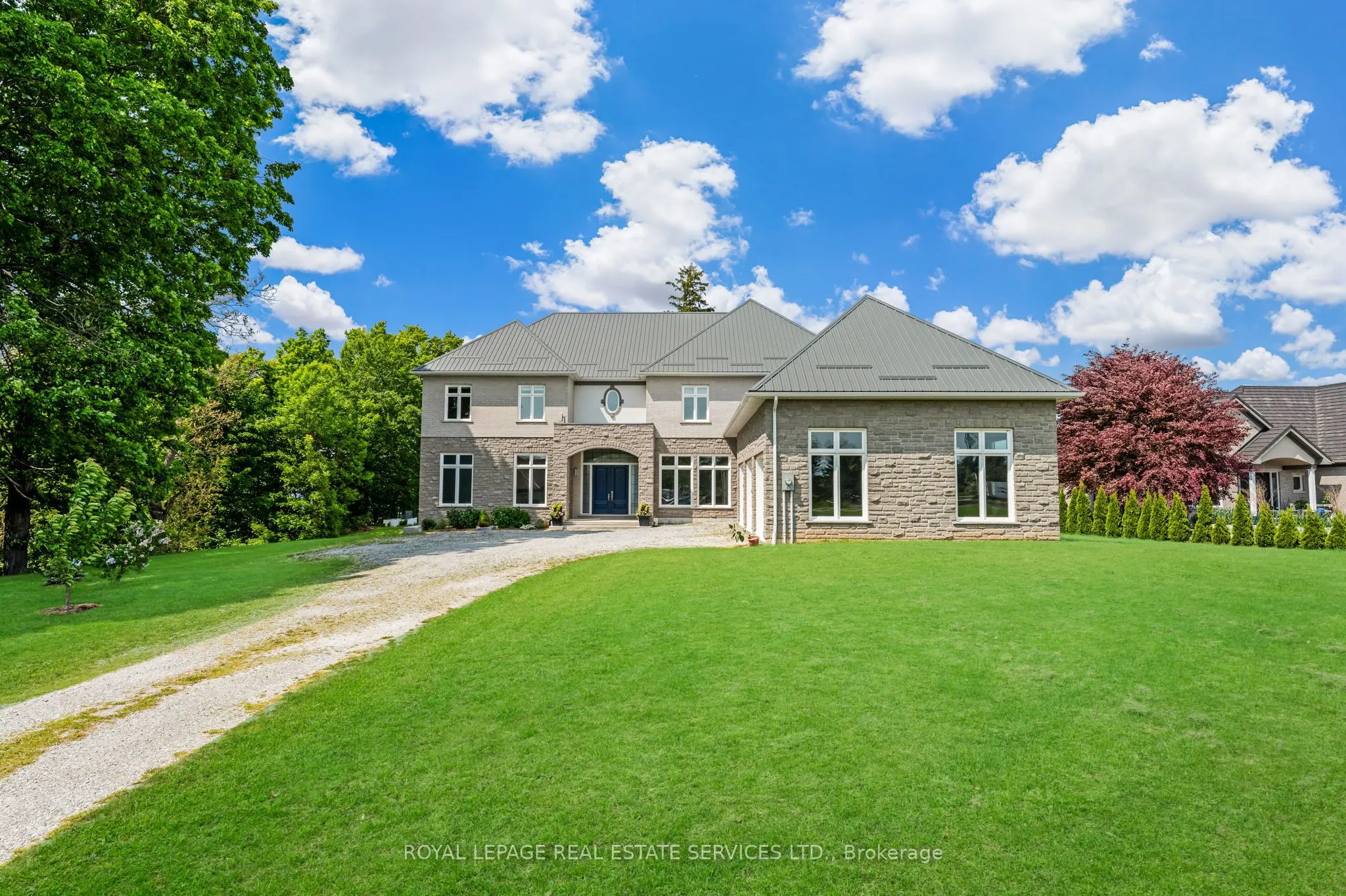 2581 North Service Road