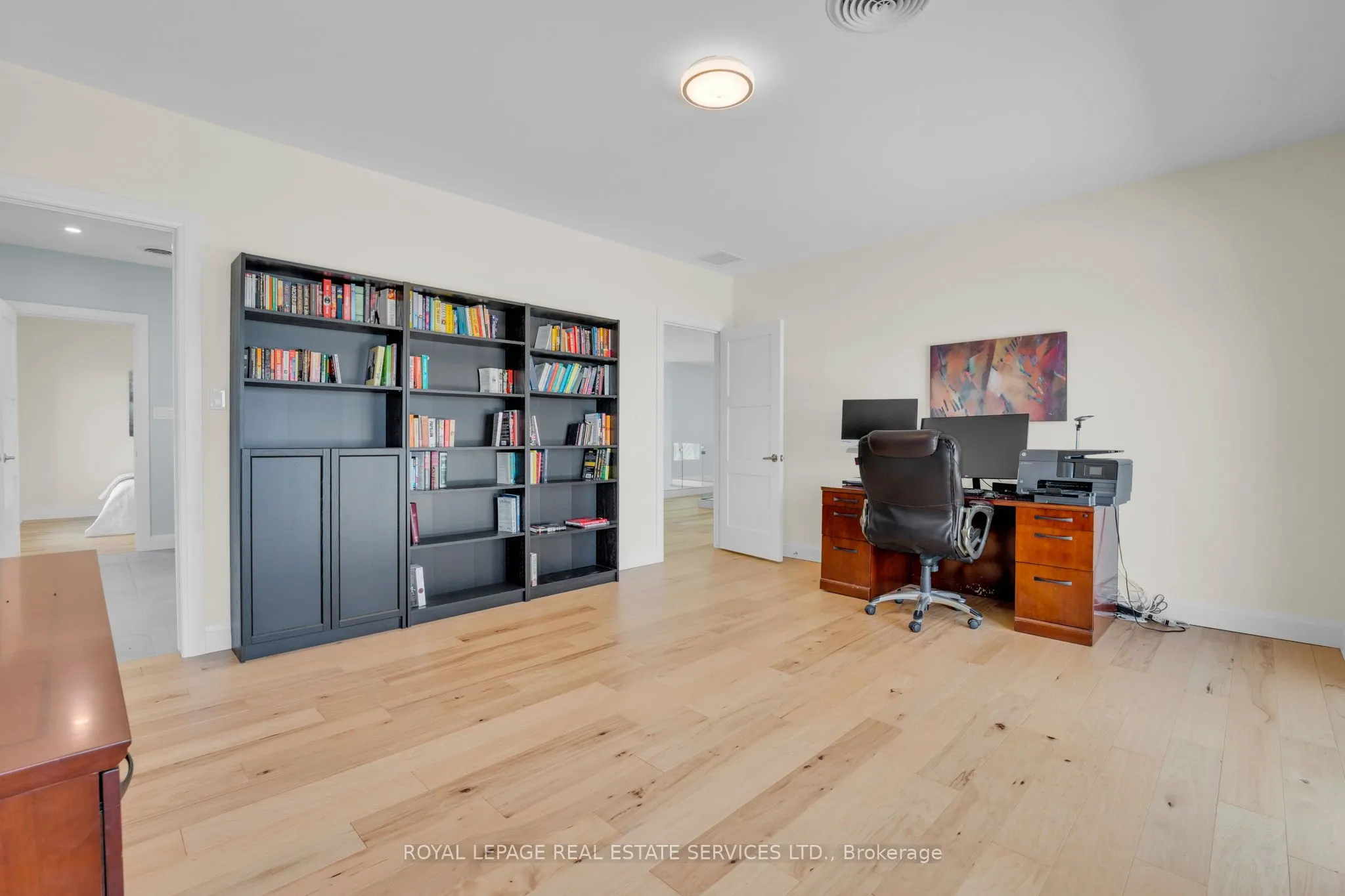 2581 North Service Road