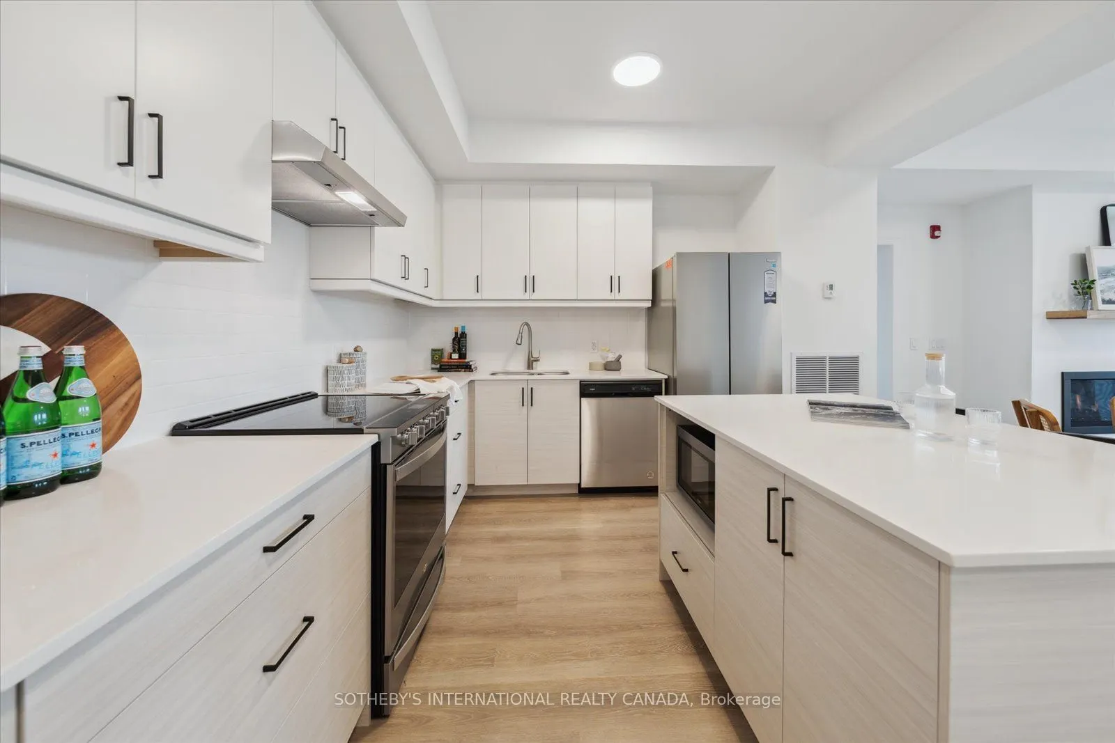19B West Street N, #404
