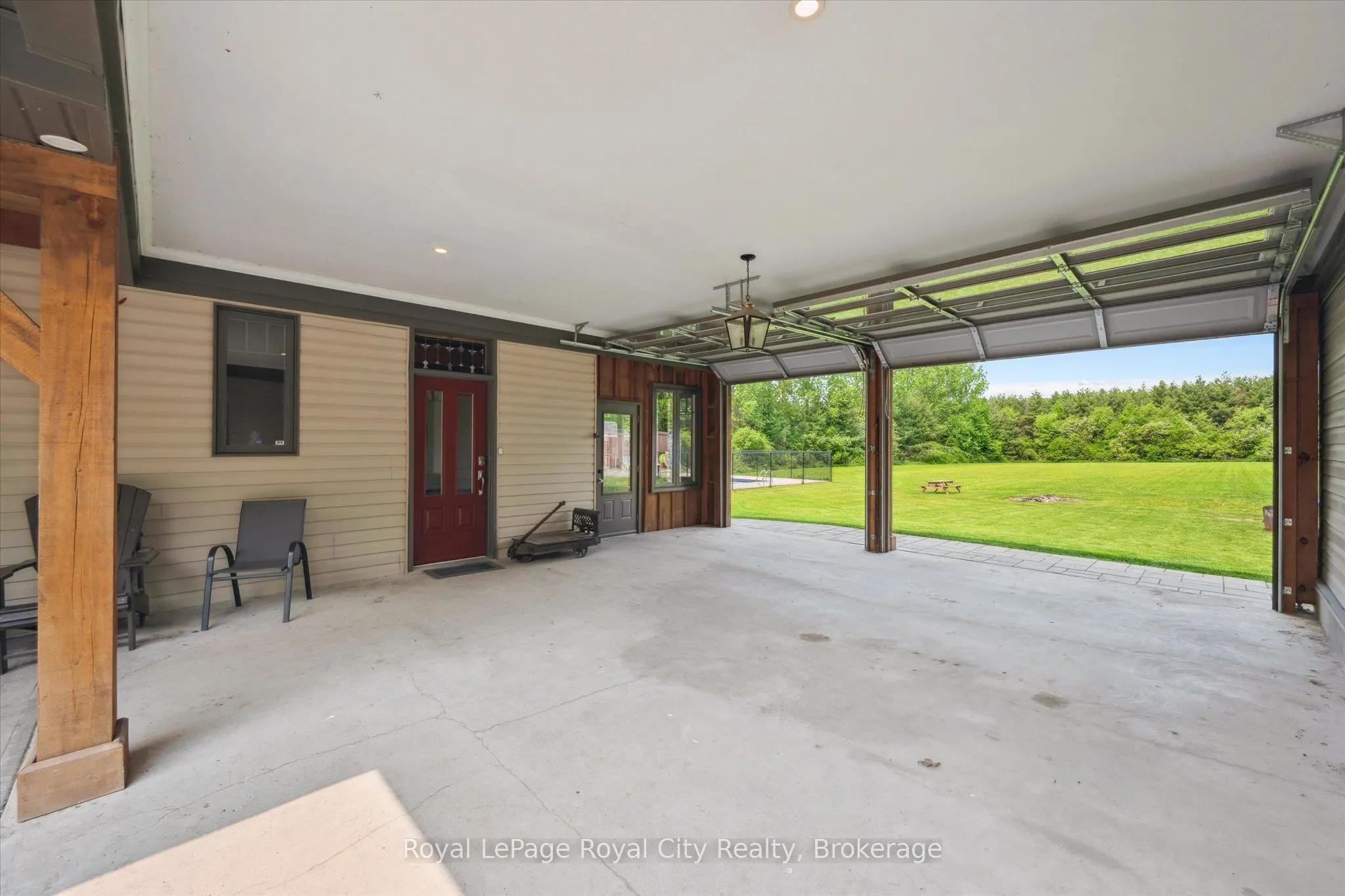 8720 15 Side Road