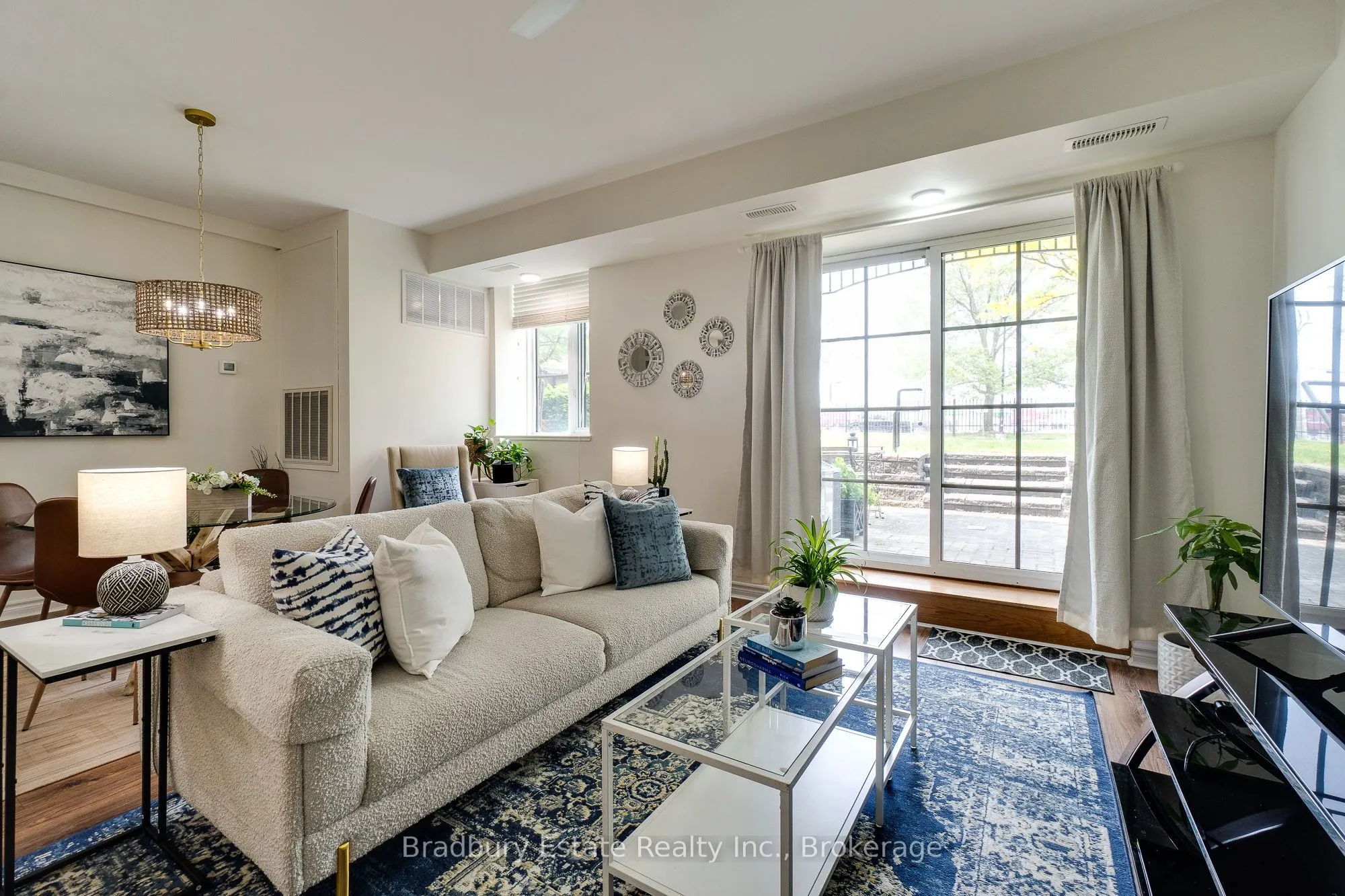 262 Dundas Street E, #105