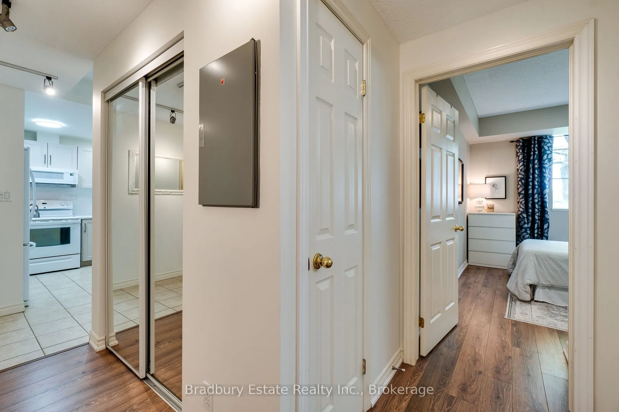 262 Dundas Street E, #105