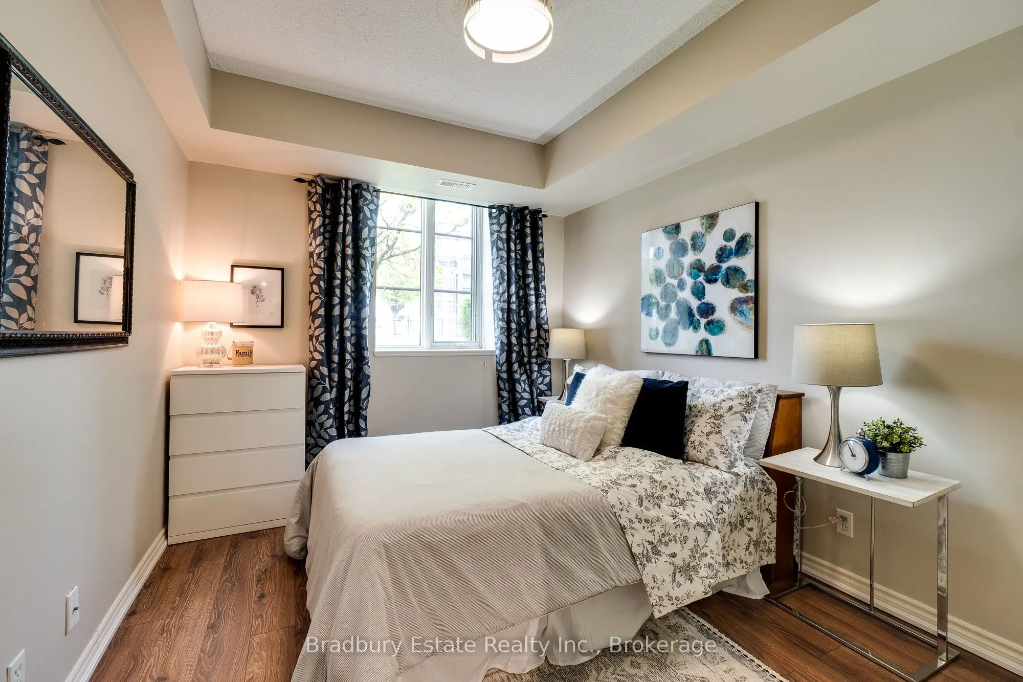 262 Dundas Street E, #105