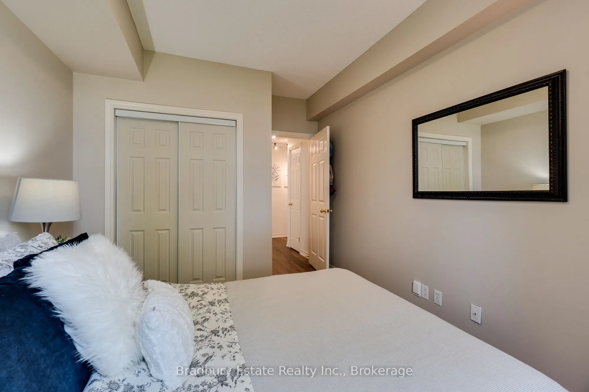 262 Dundas Street E, #105
