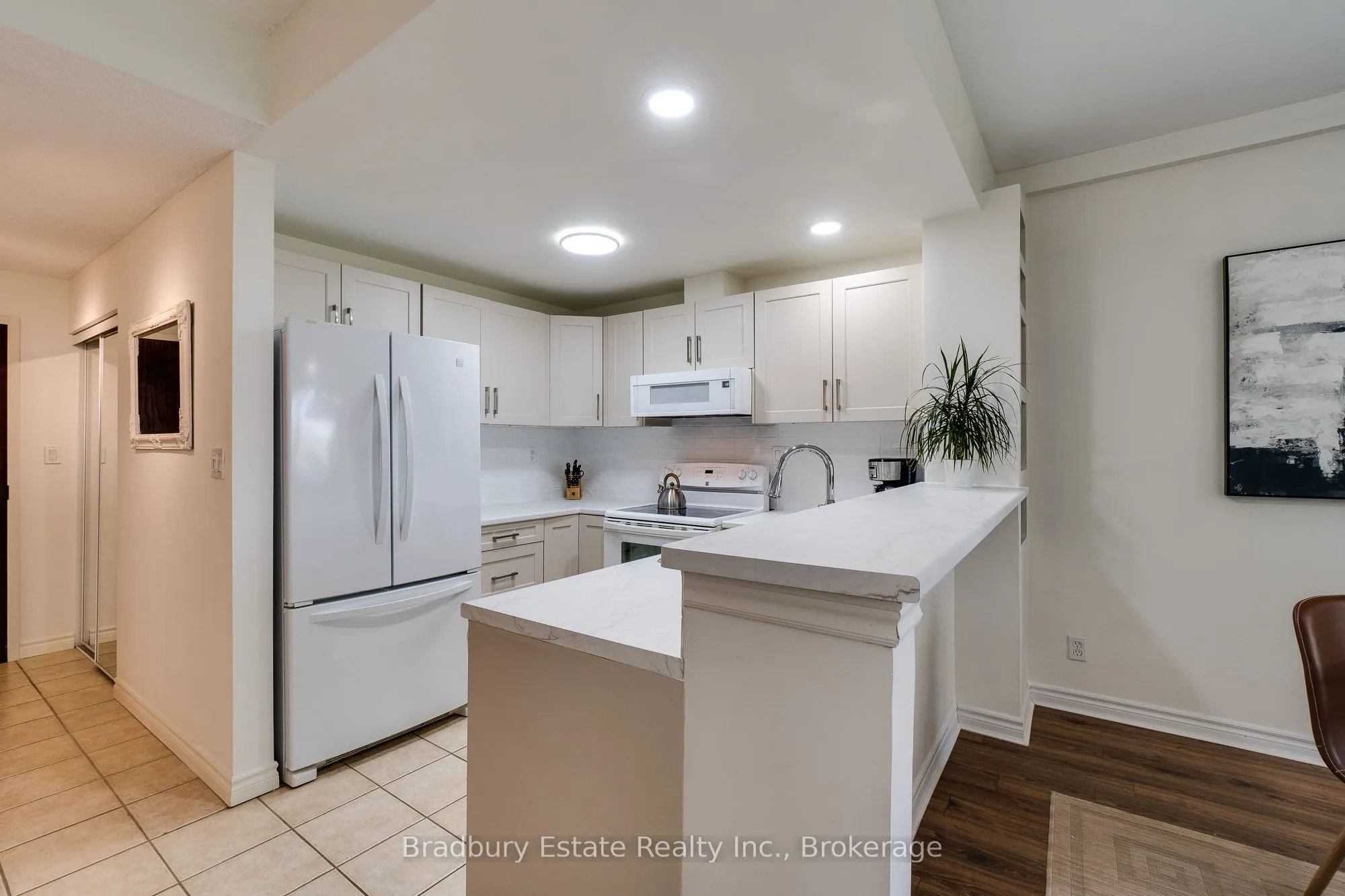 262 Dundas Street E, #105