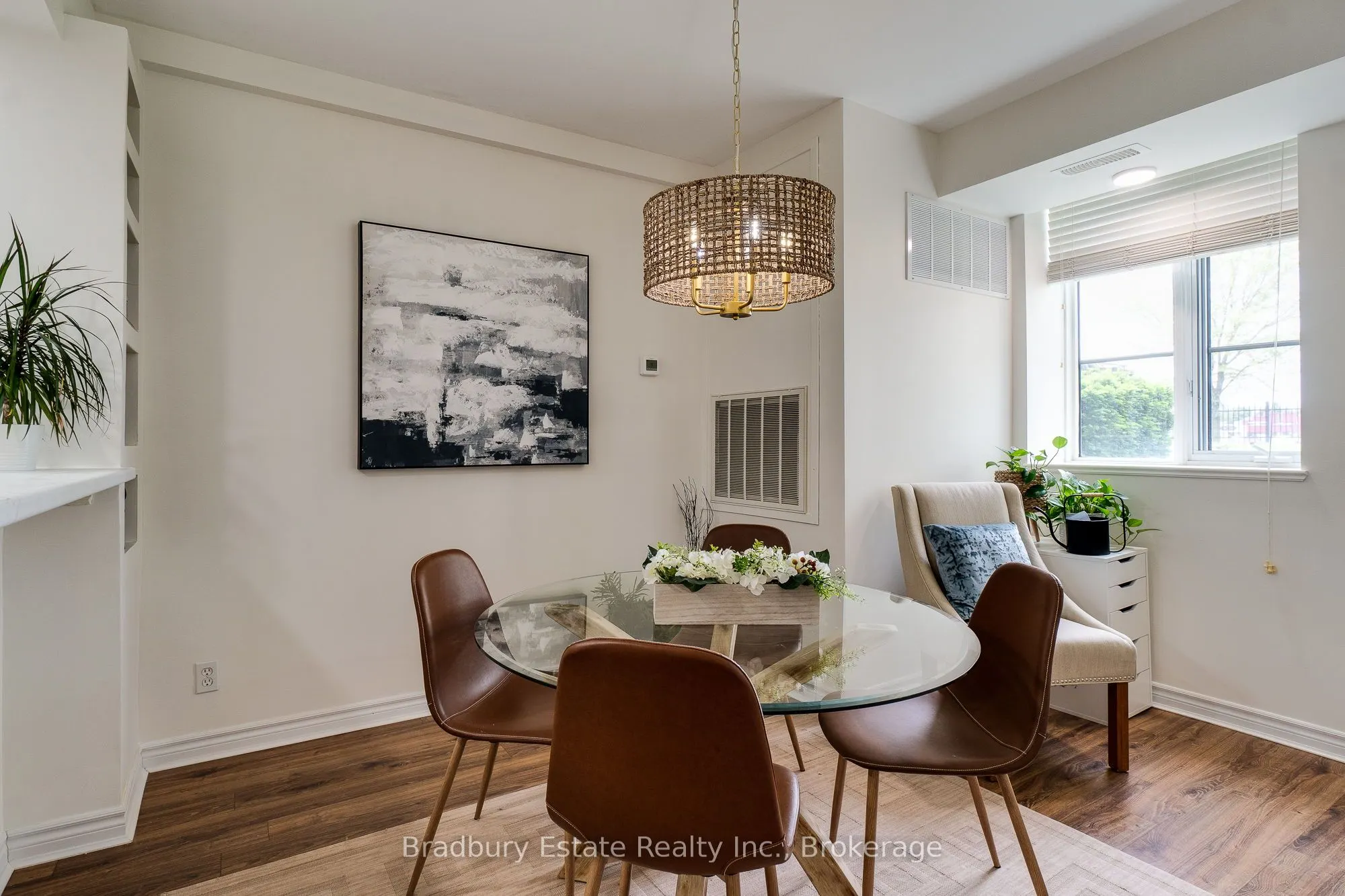 262 Dundas Street E, #105