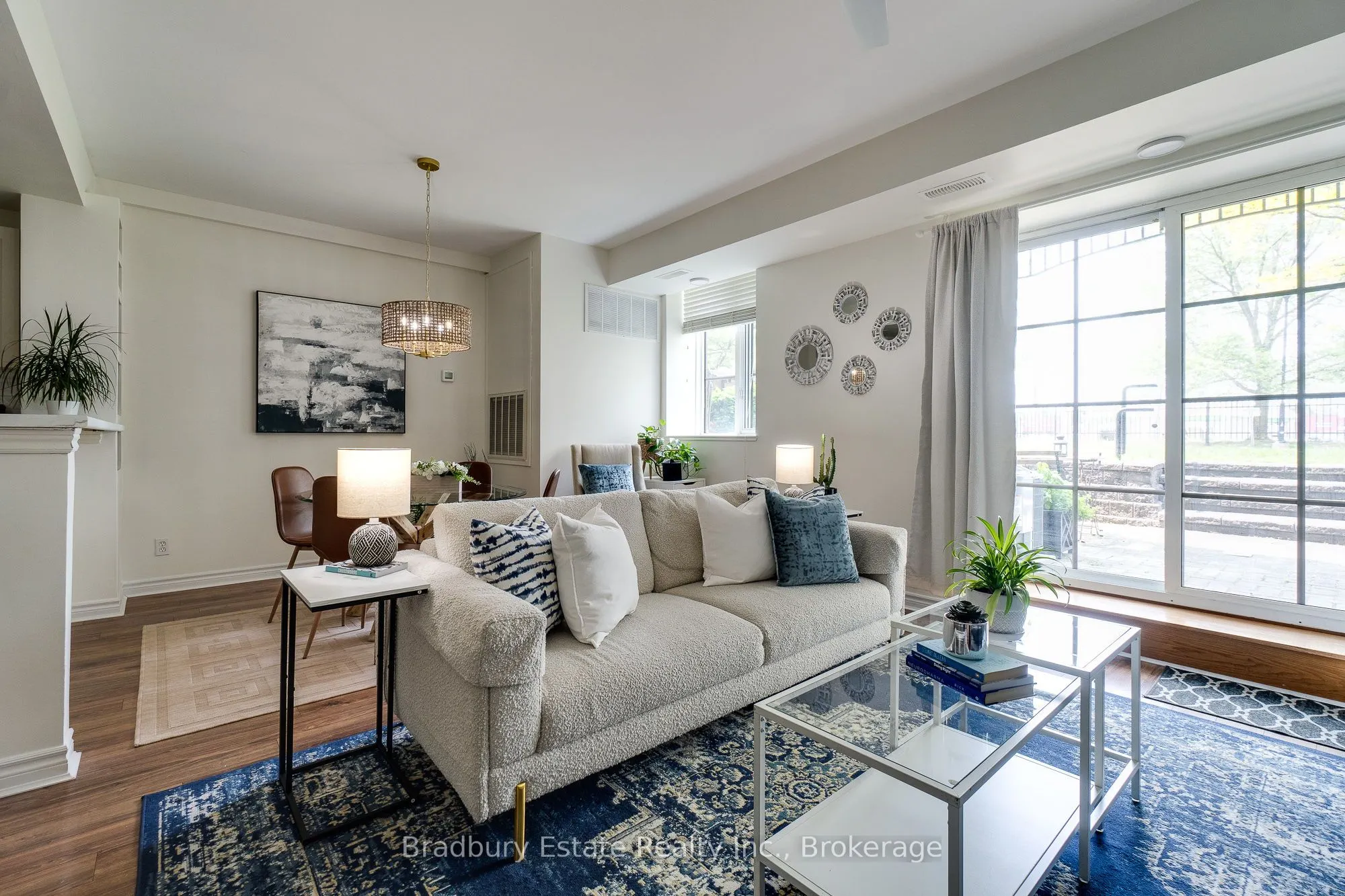 262 Dundas Street E, #105