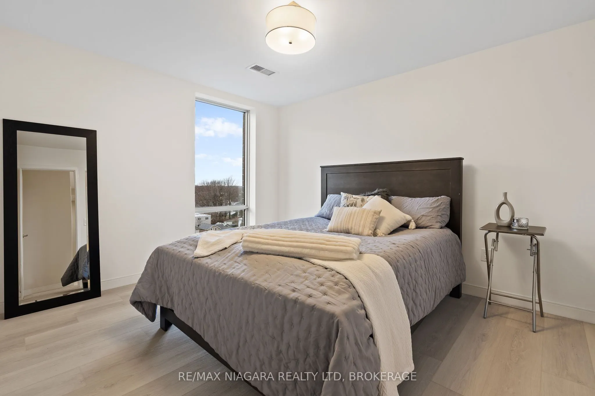 118 West Street, #605