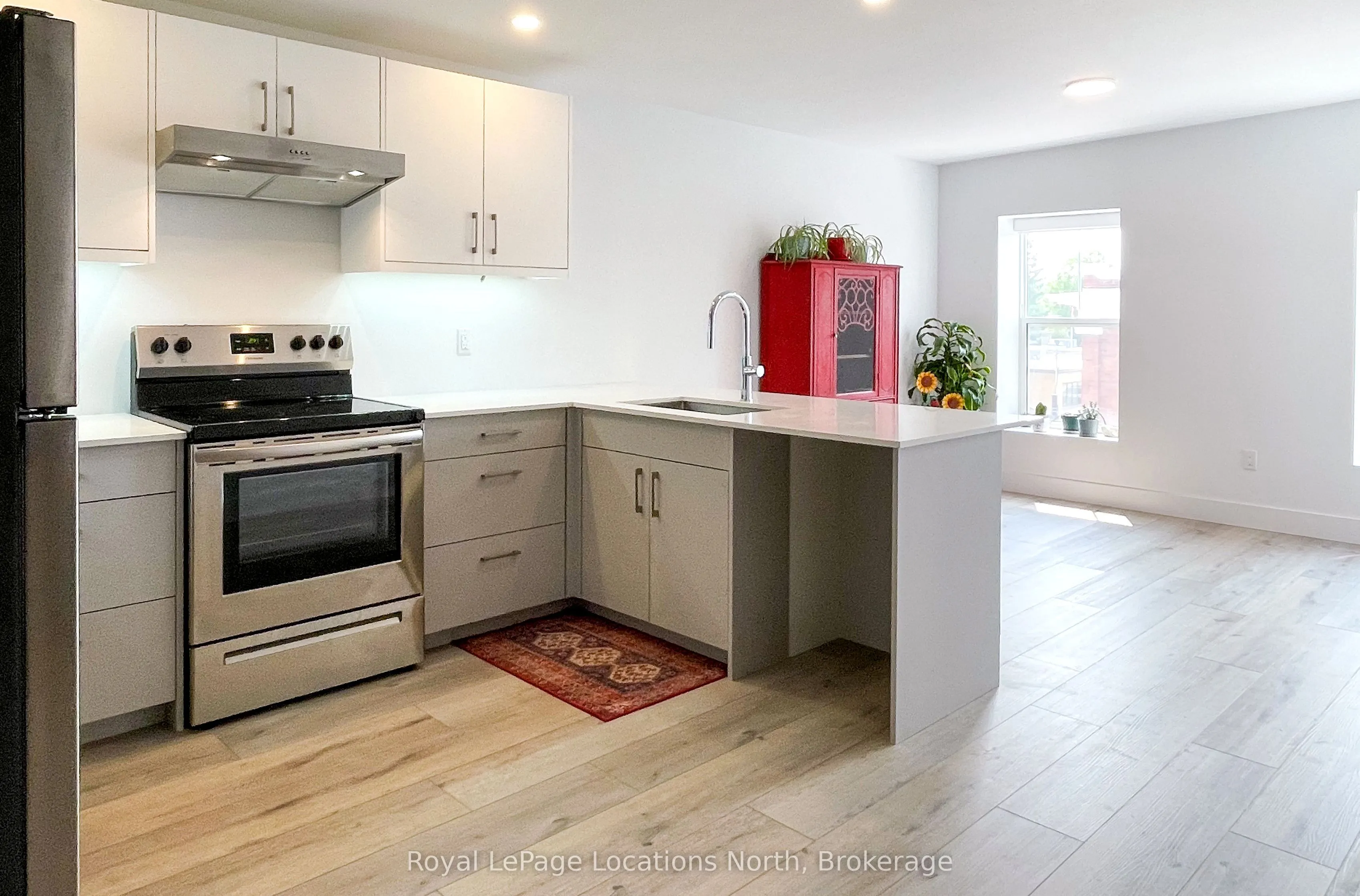 10 Trowbridge Street E, #302
