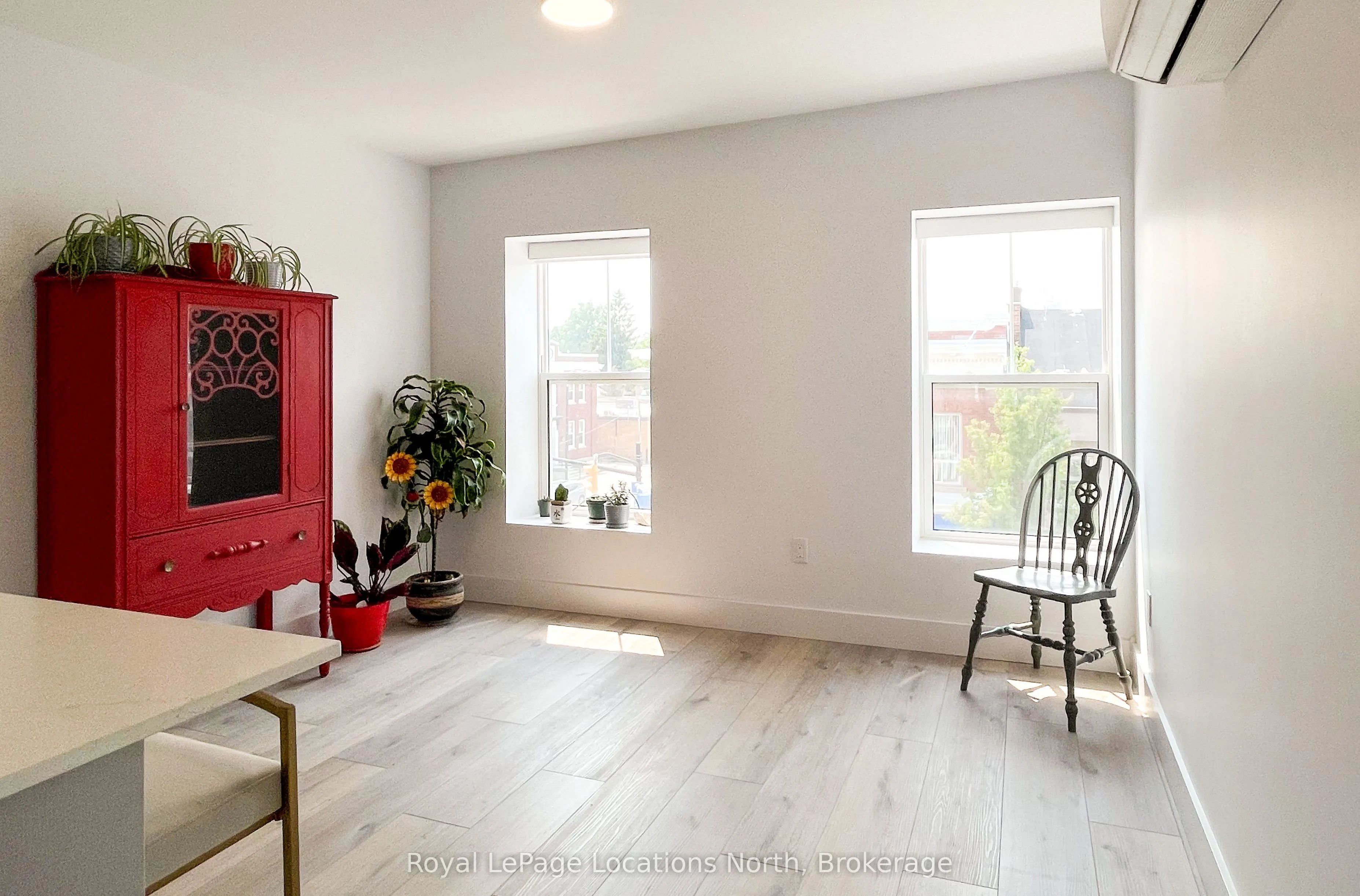 10 Trowbridge Street E, #302