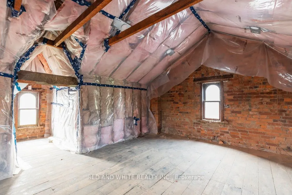 115 Locke Street N