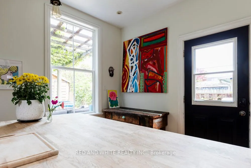 115 Locke Street N