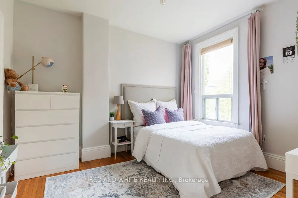 115 Locke Street N