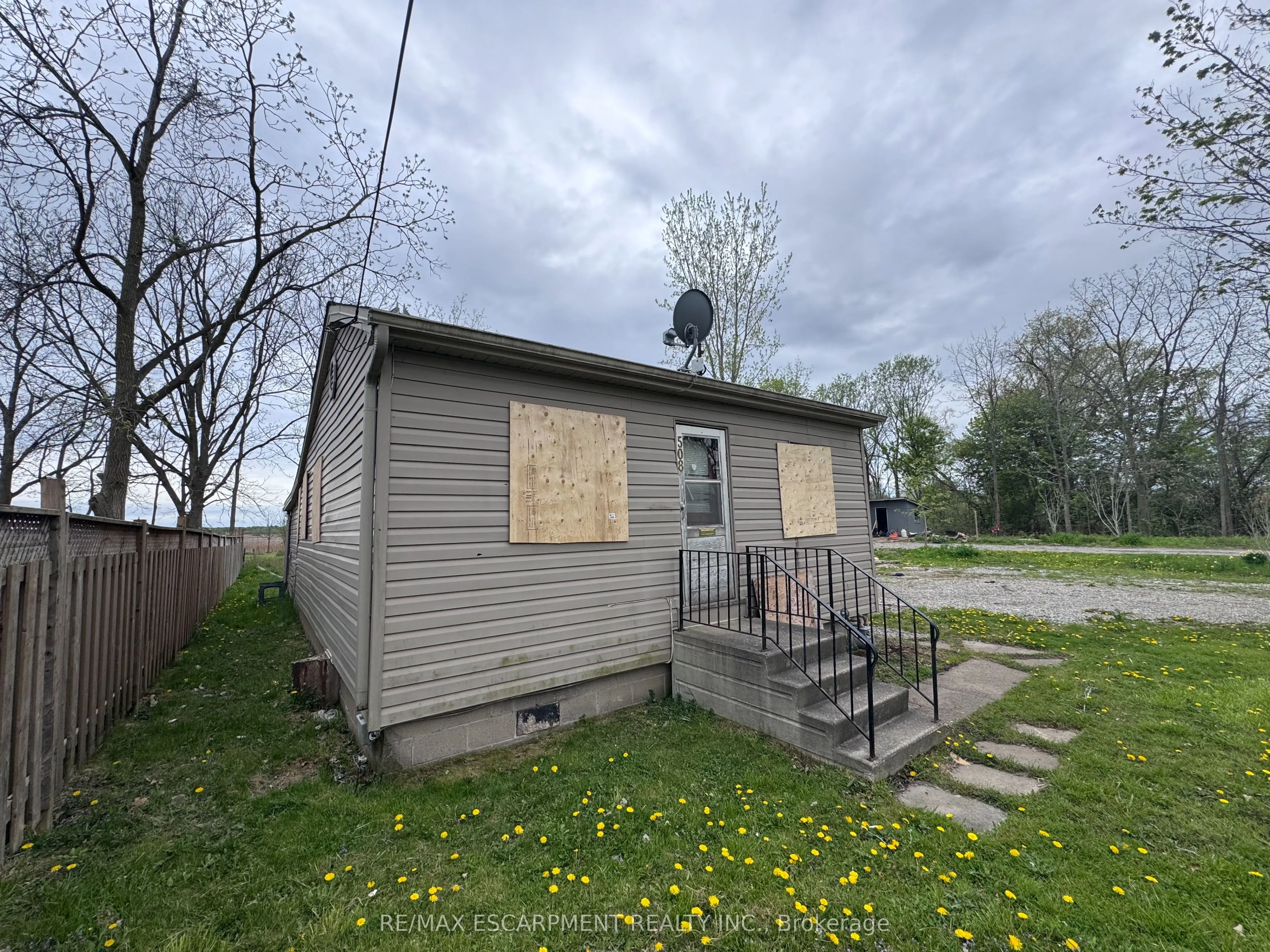 508 Main Street E