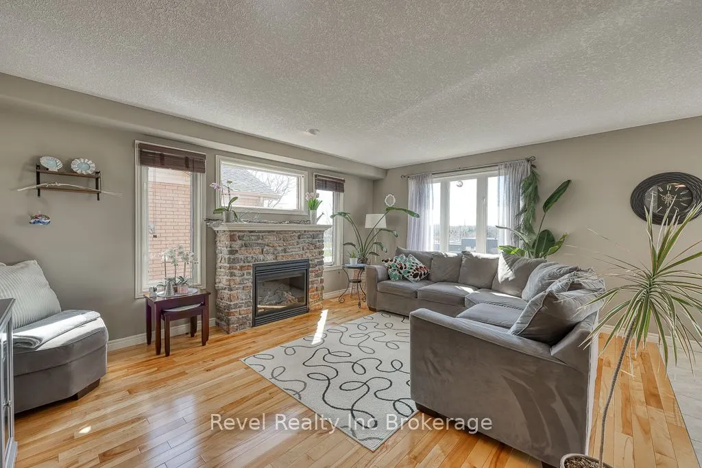 7 Woodhatch Crescent
