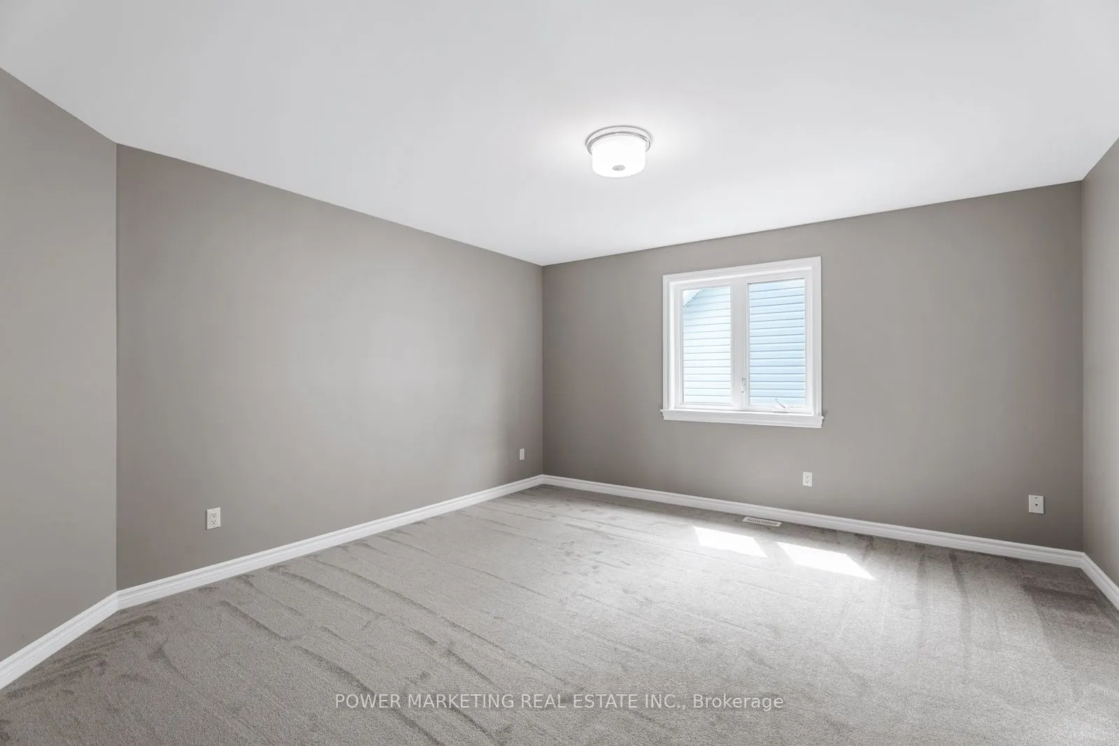 848 Snowdrop Crescent