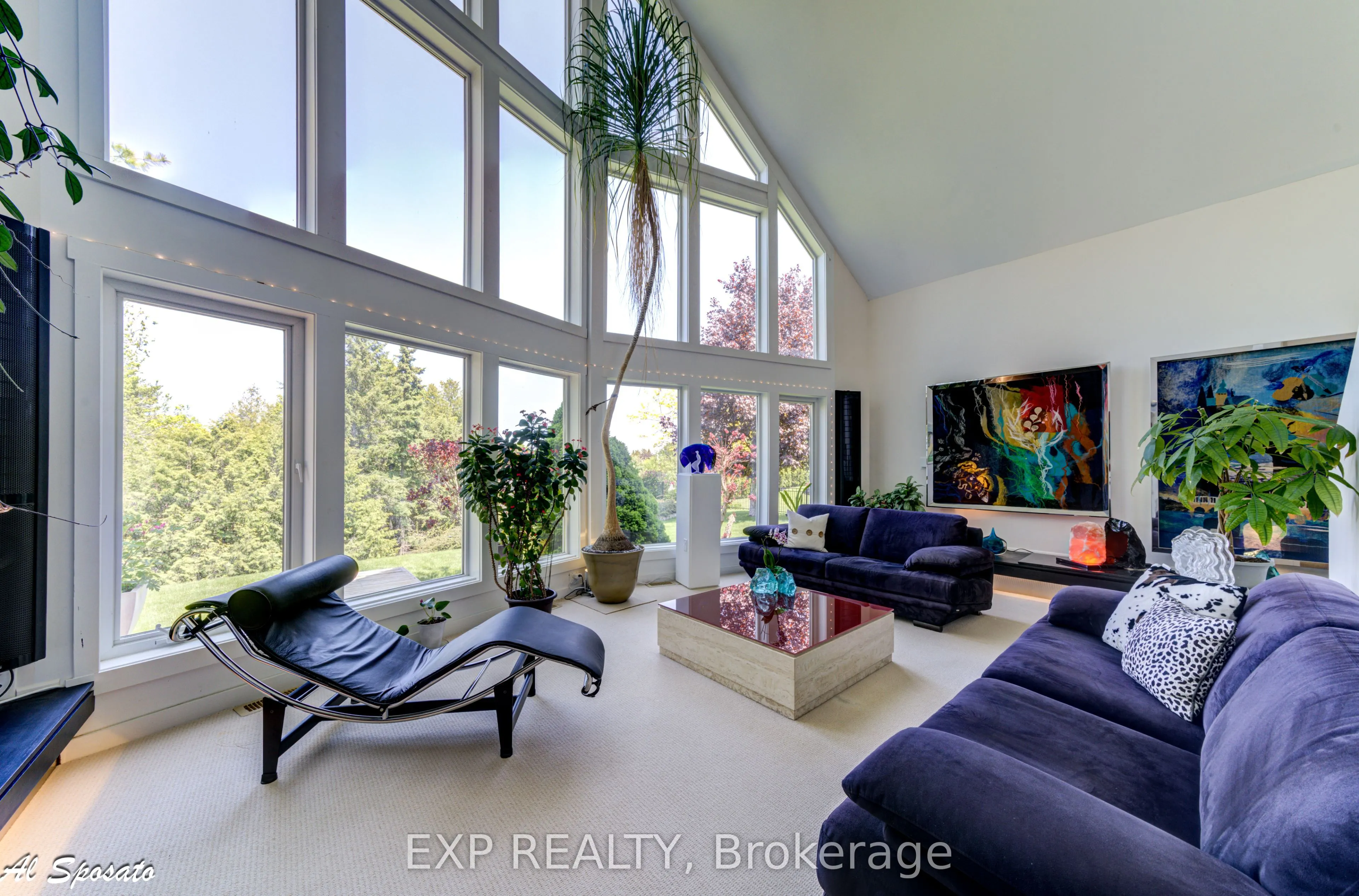 130 Louisa Street E
